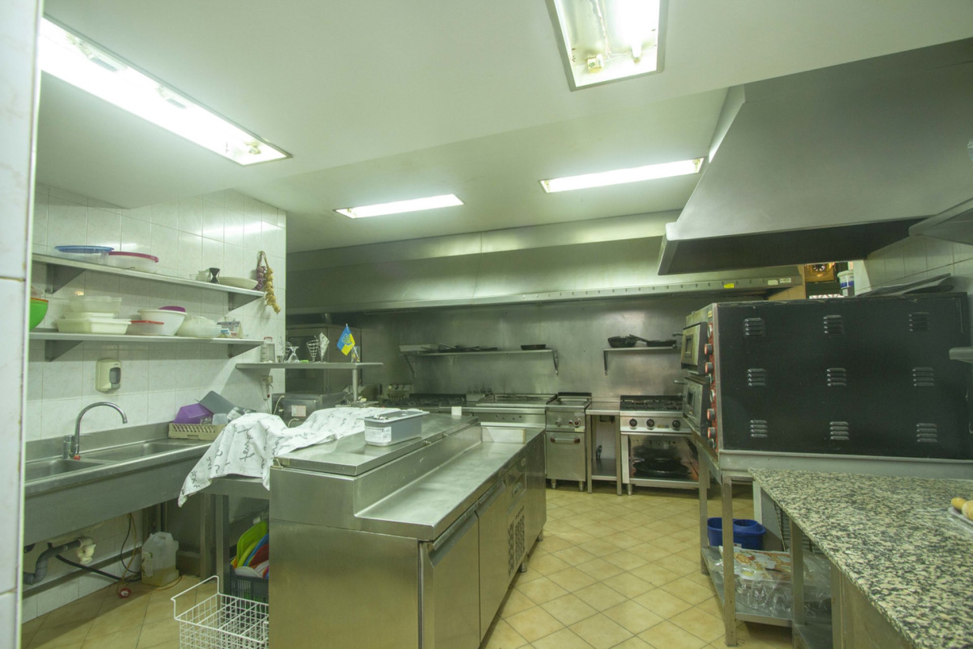 Resale - Commercial - Marbesa