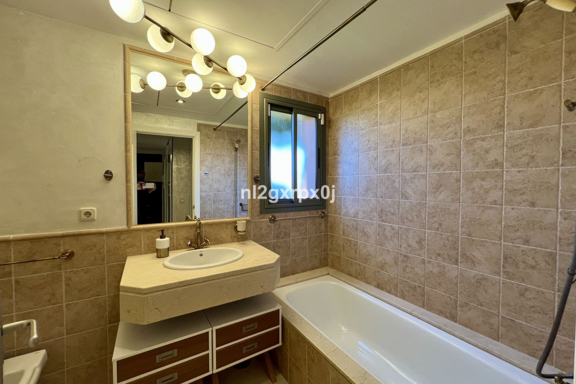 Resale - Ground floor apartment - Benahavís - Benahavís Centro