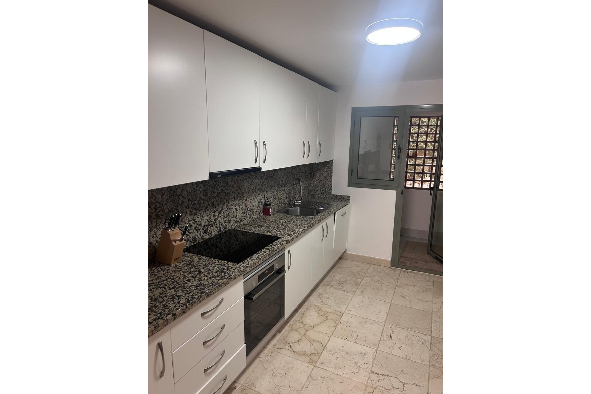 Resale - Ground floor apartment - Benahavís - Benahavís Centro