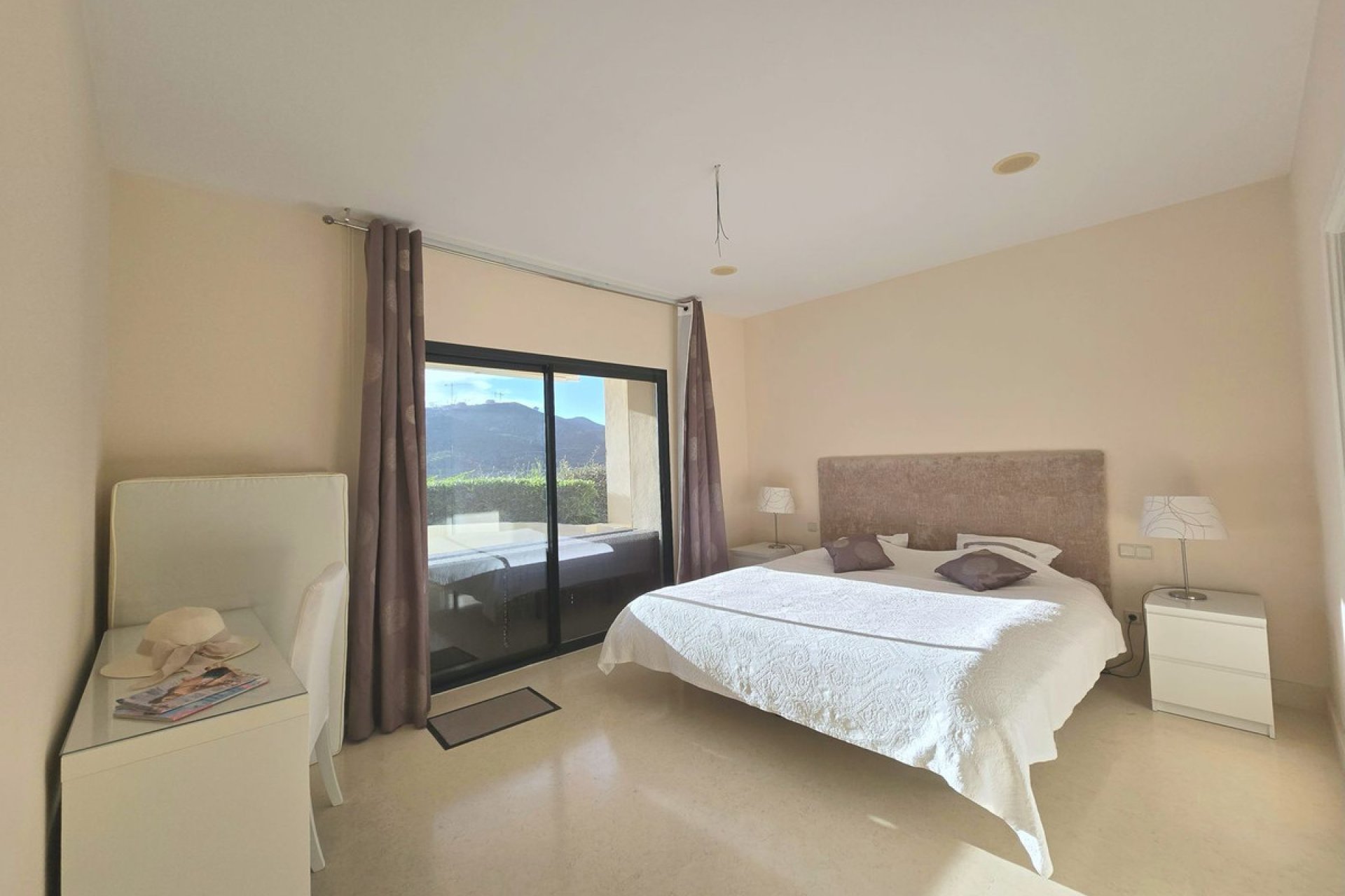 Resale - Ground floor apartment - Benahavís - Benahavís Centro