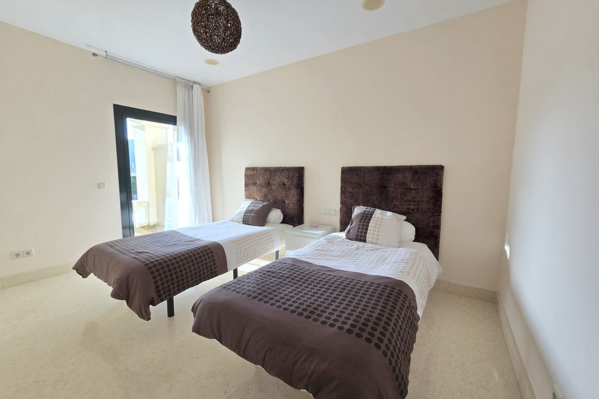 Resale - Ground floor apartment - Benahavís - Benahavís Centro