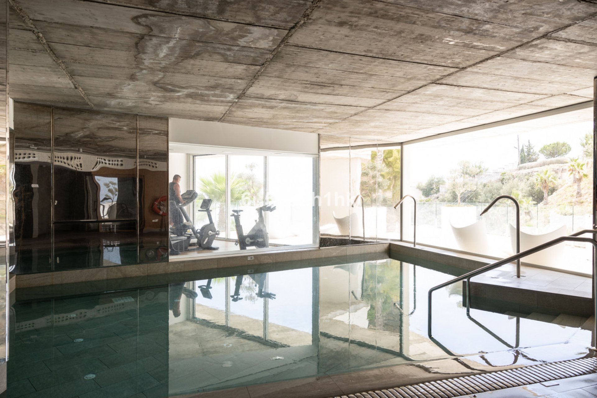 Resale - Ground floor apartment - Benalmádena - La Capellania