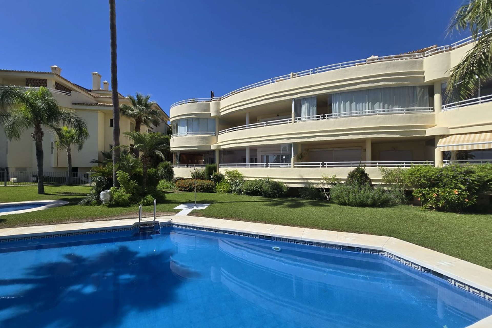 Resale - Ground floor apartment - Benalmádena - Torrequebrada