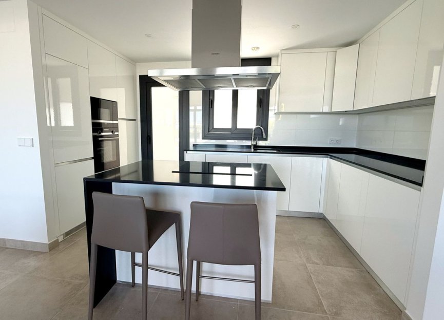 Resale - Ground floor apartment - Estepona - Atalaya