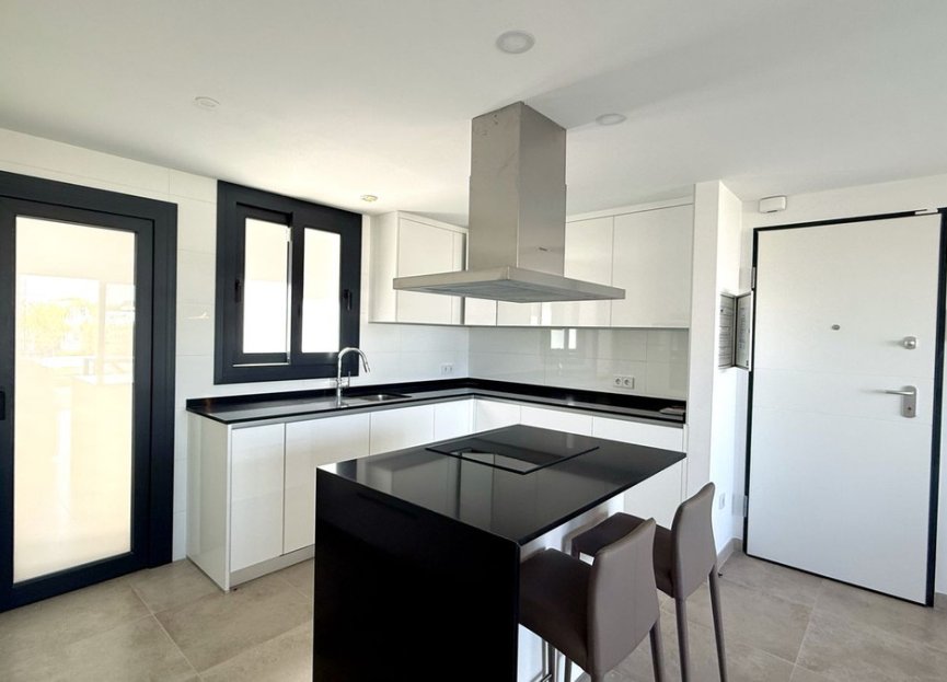 Resale - Ground floor apartment - Estepona - Atalaya