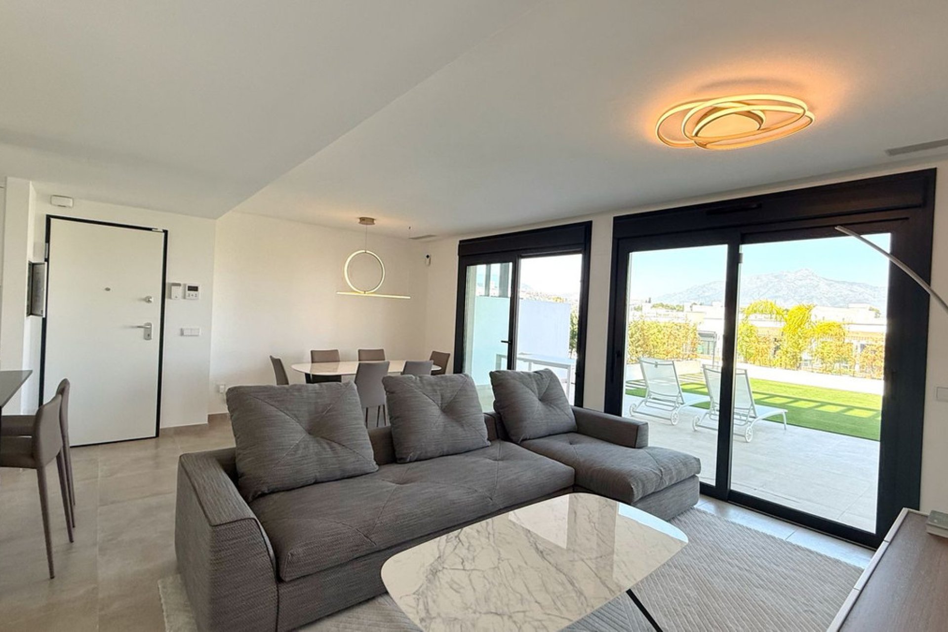 Resale - Ground floor apartment - Estepona - Atalaya