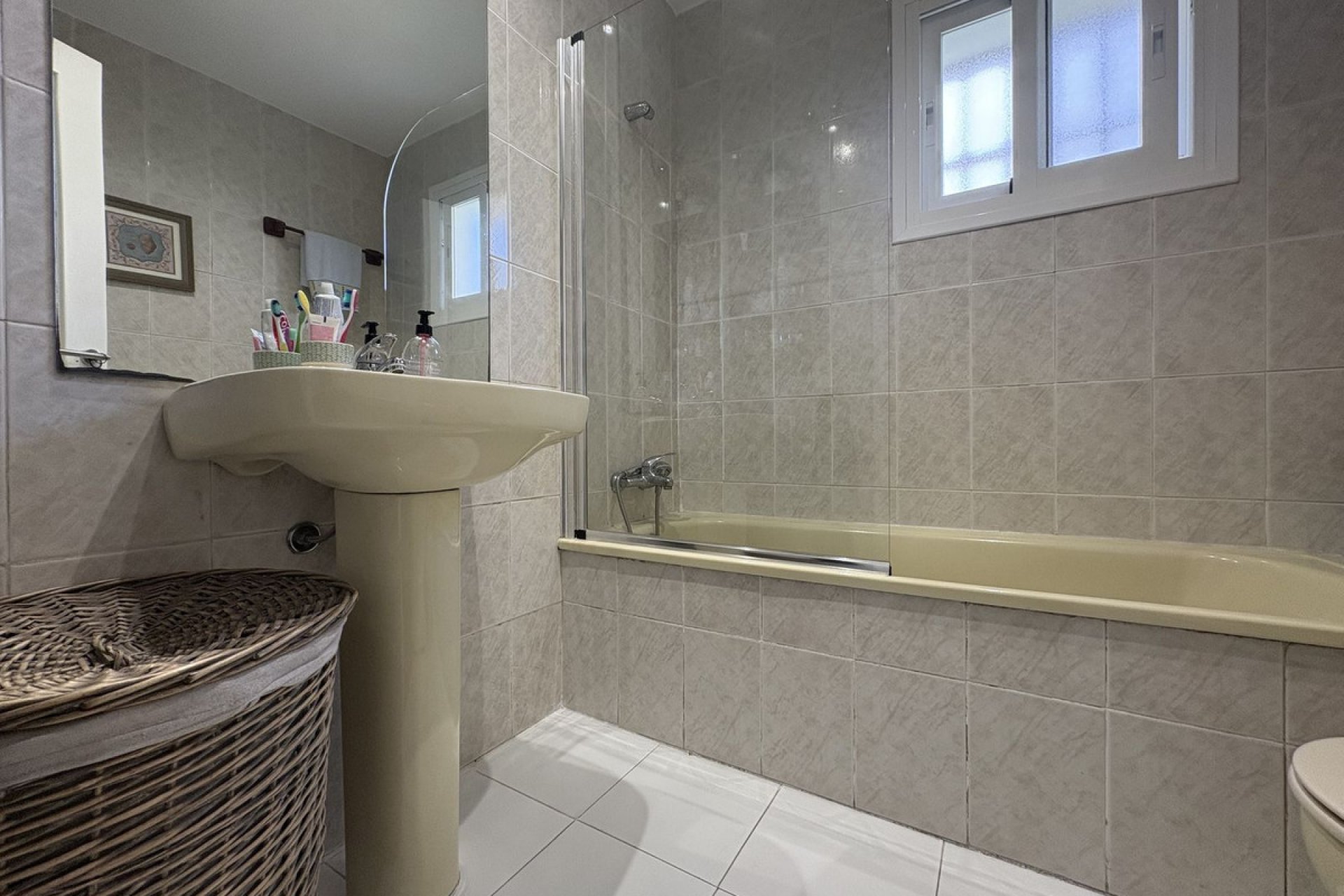 Resale - Ground floor apartment - Estepona - Atalaya