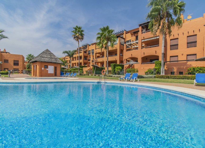 Resale - Ground floor apartment - Estepona - Atalaya