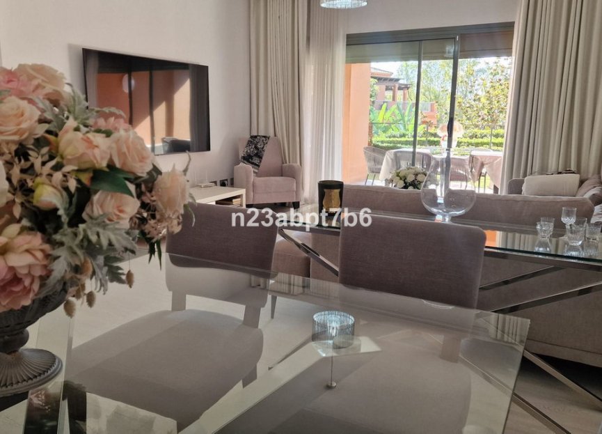 Resale - Ground floor apartment - Estepona - Atalaya