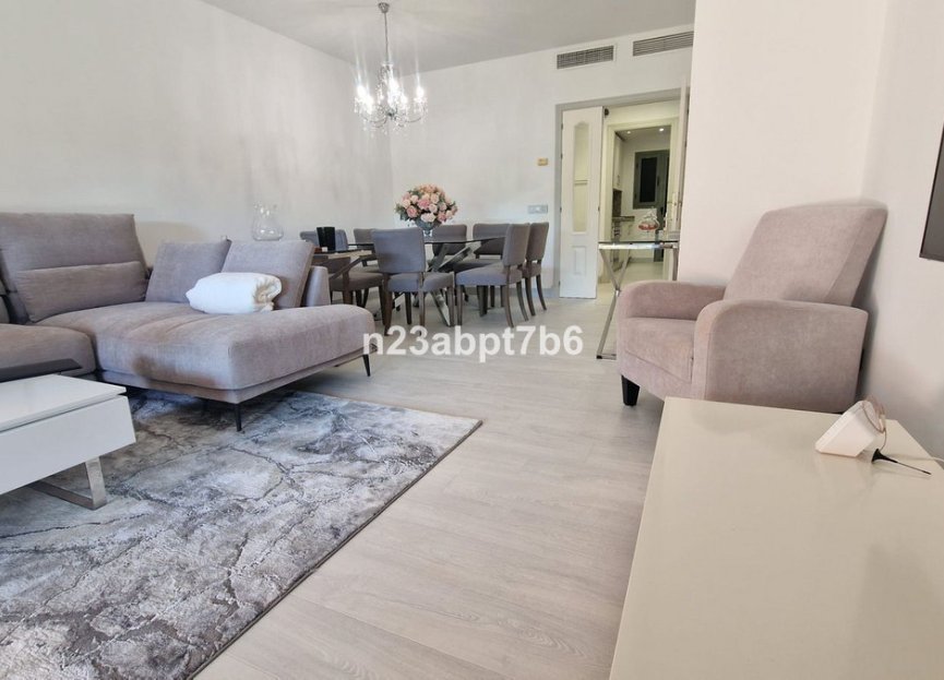 Resale - Ground floor apartment - Estepona - Atalaya