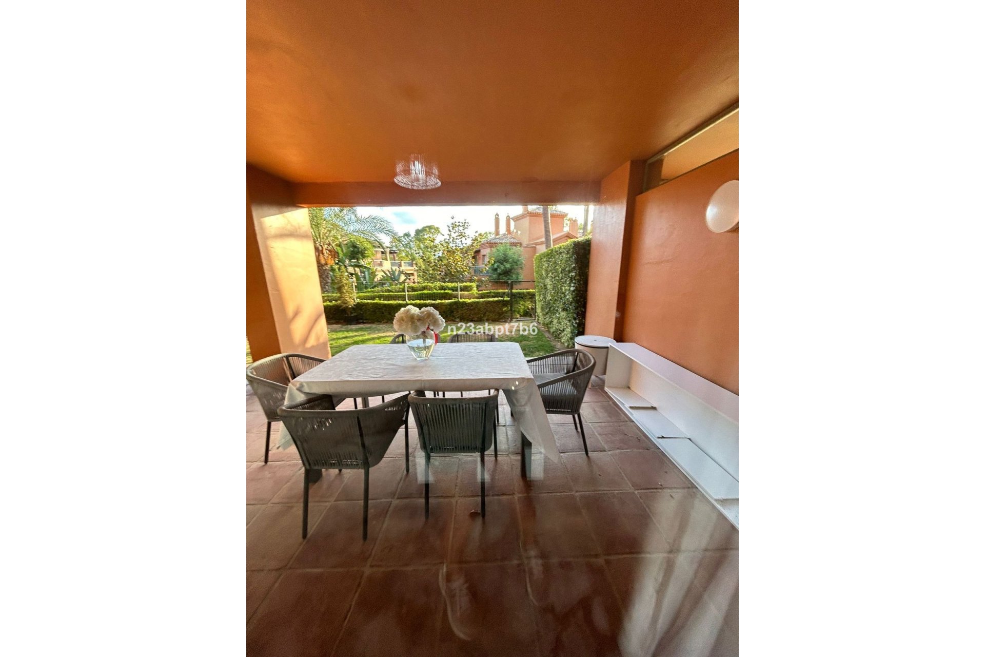 Resale - Ground floor apartment - Estepona - Atalaya