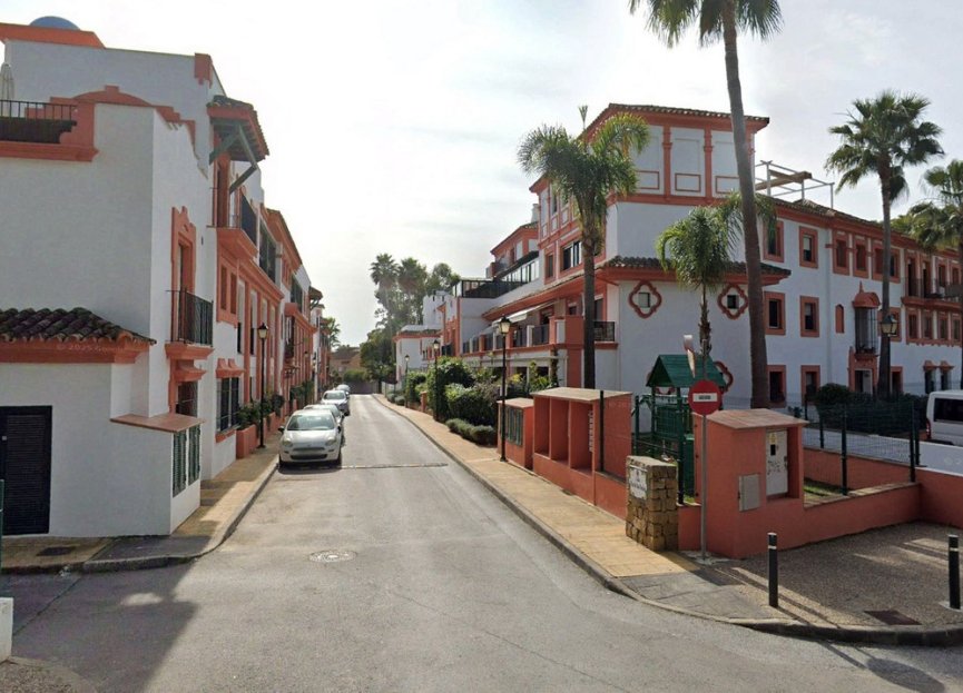 Resale - Ground floor apartment - Estepona - Atalaya