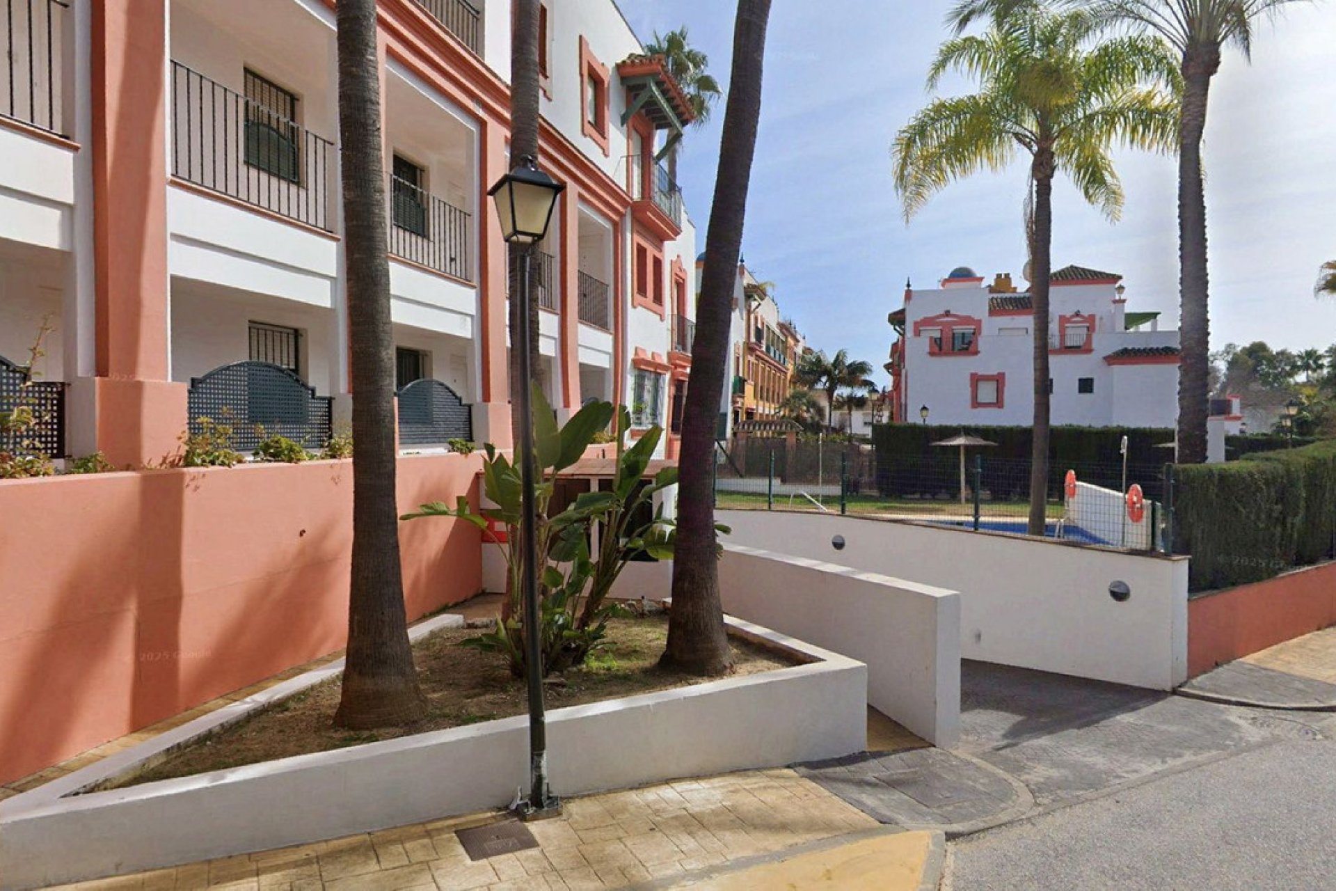 Resale - Ground floor apartment - Estepona - Atalaya