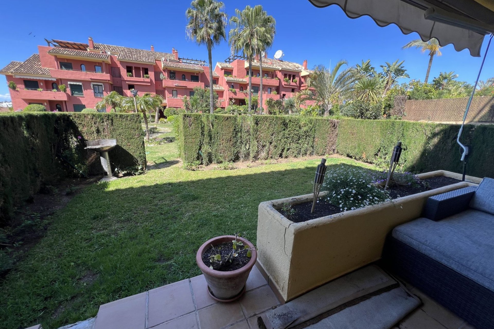 Resale - Ground floor apartment - Estepona - Bel Air