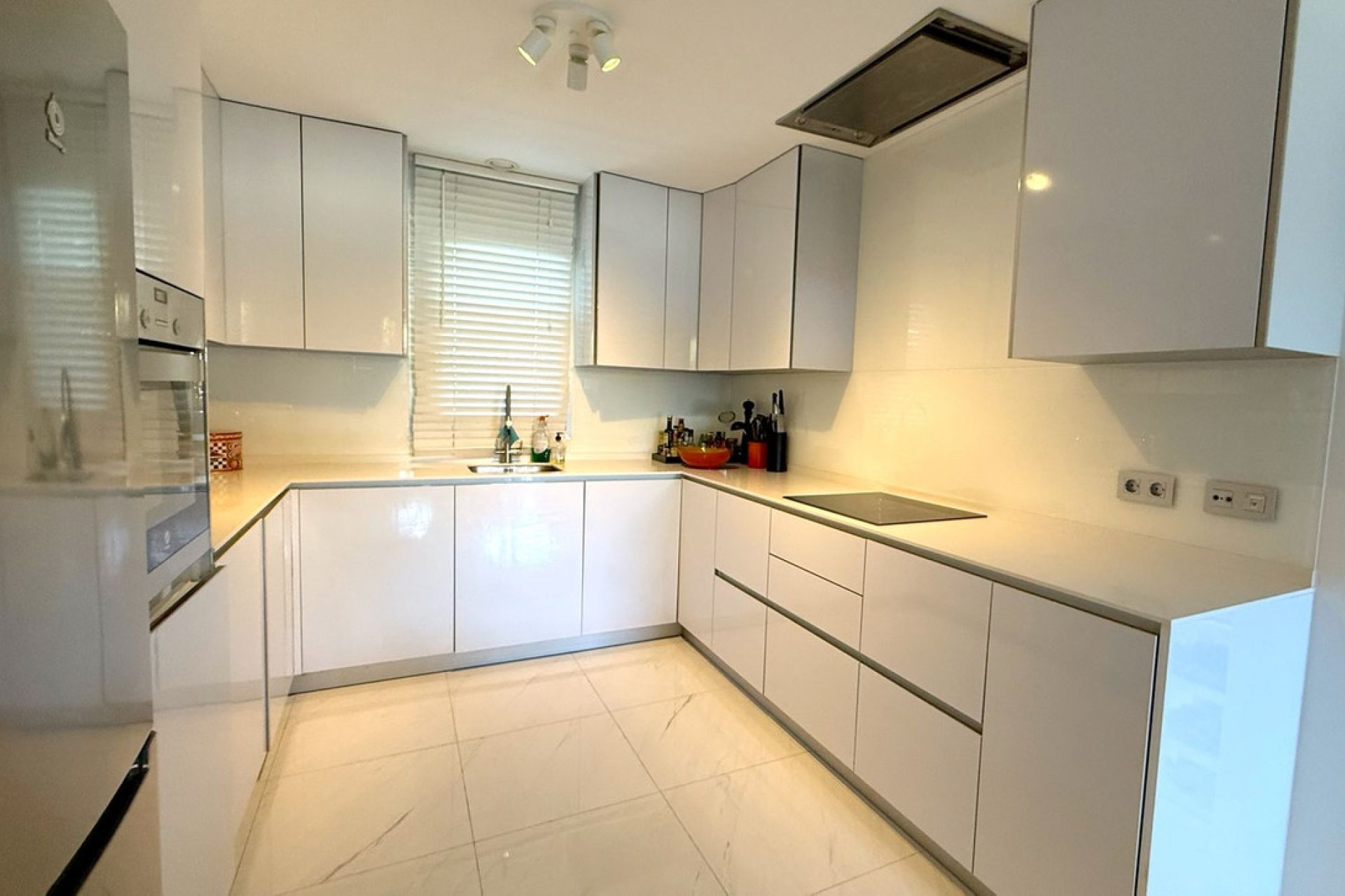 Resale - Ground floor apartment - Estepona - Bel Air