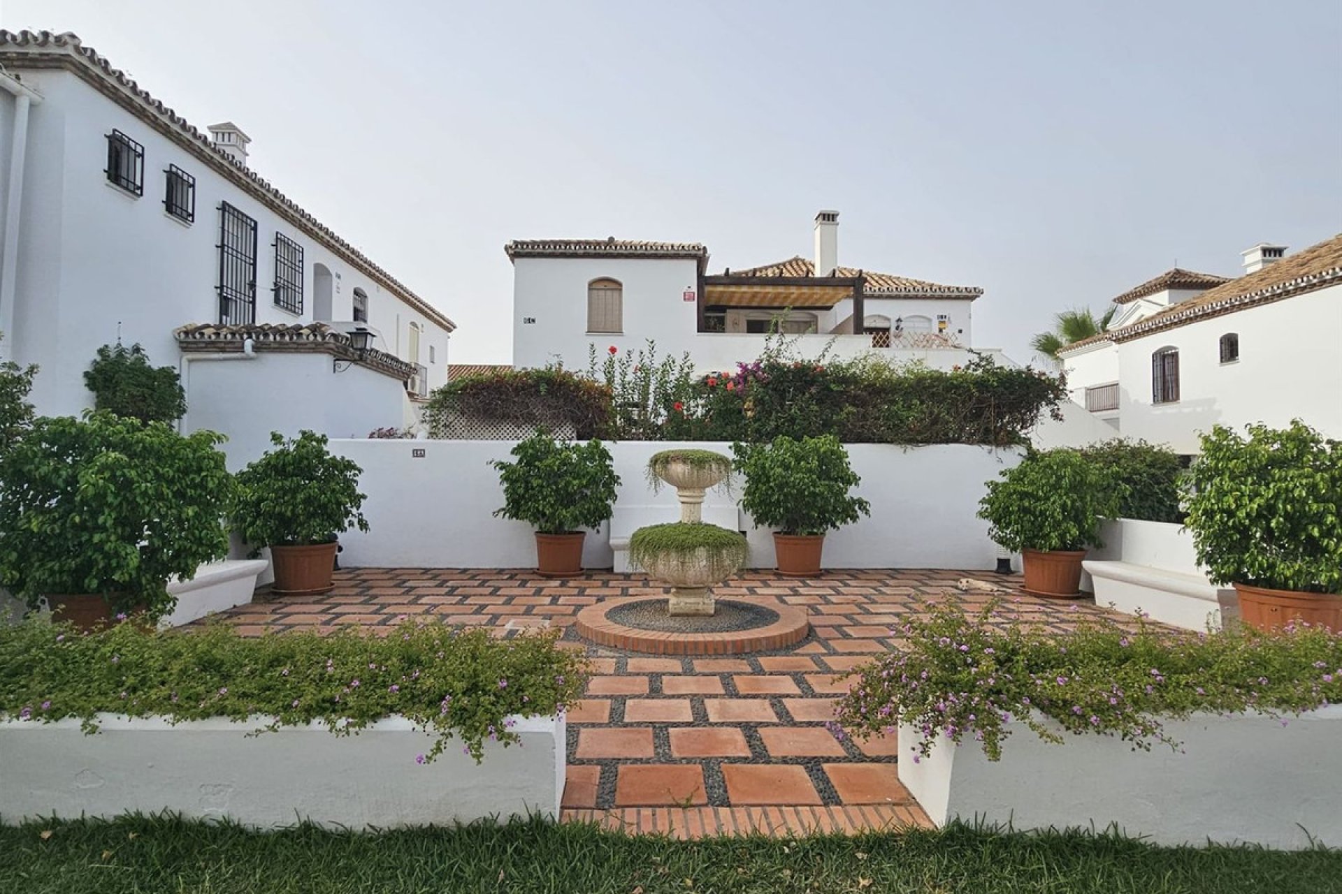 Resale - Ground floor apartment - Estepona - Benamara