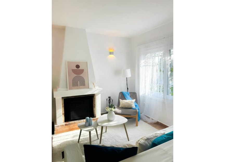 Resale - Ground floor apartment - Estepona - Benavista