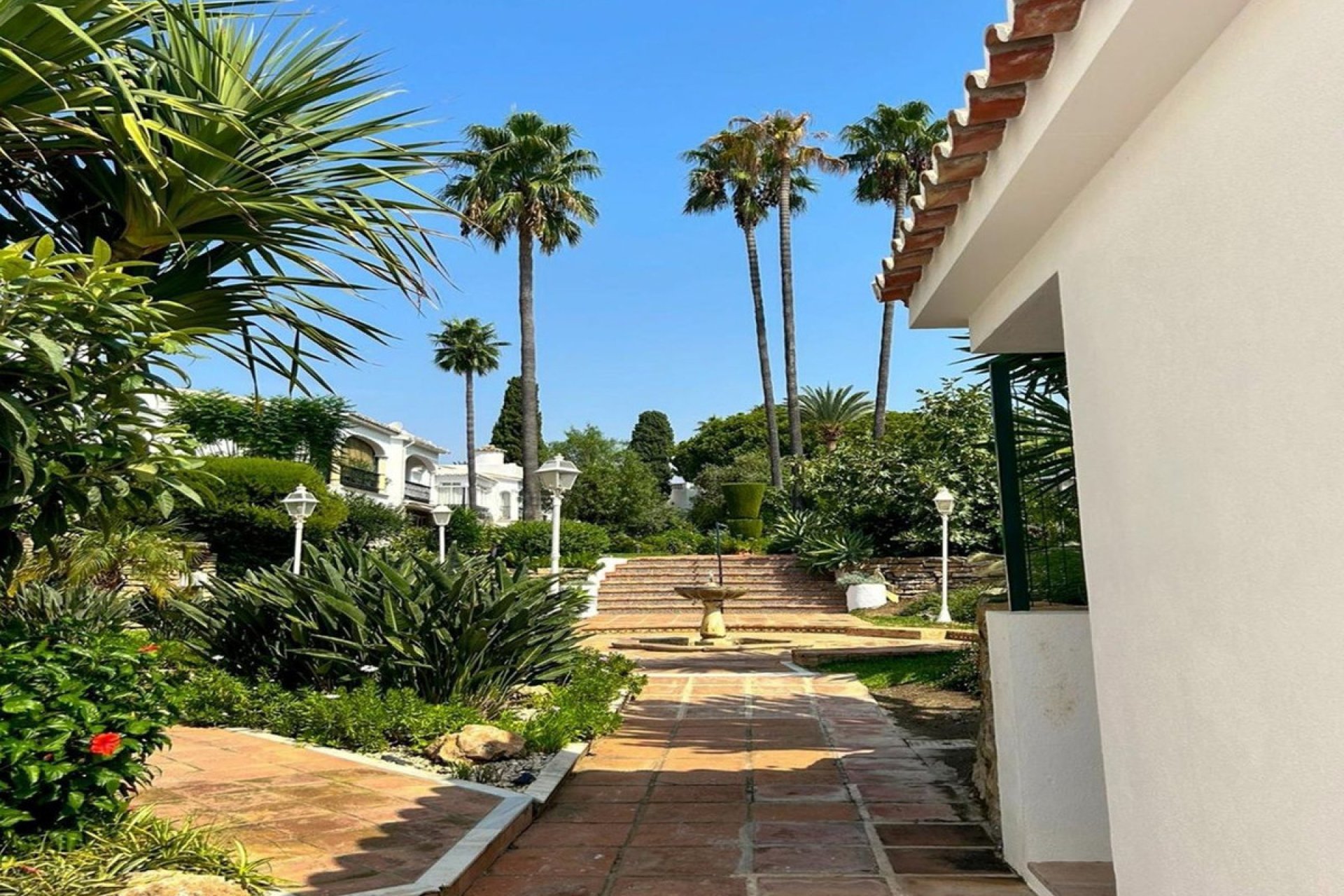 Resale - Ground floor apartment - Estepona - Benavista