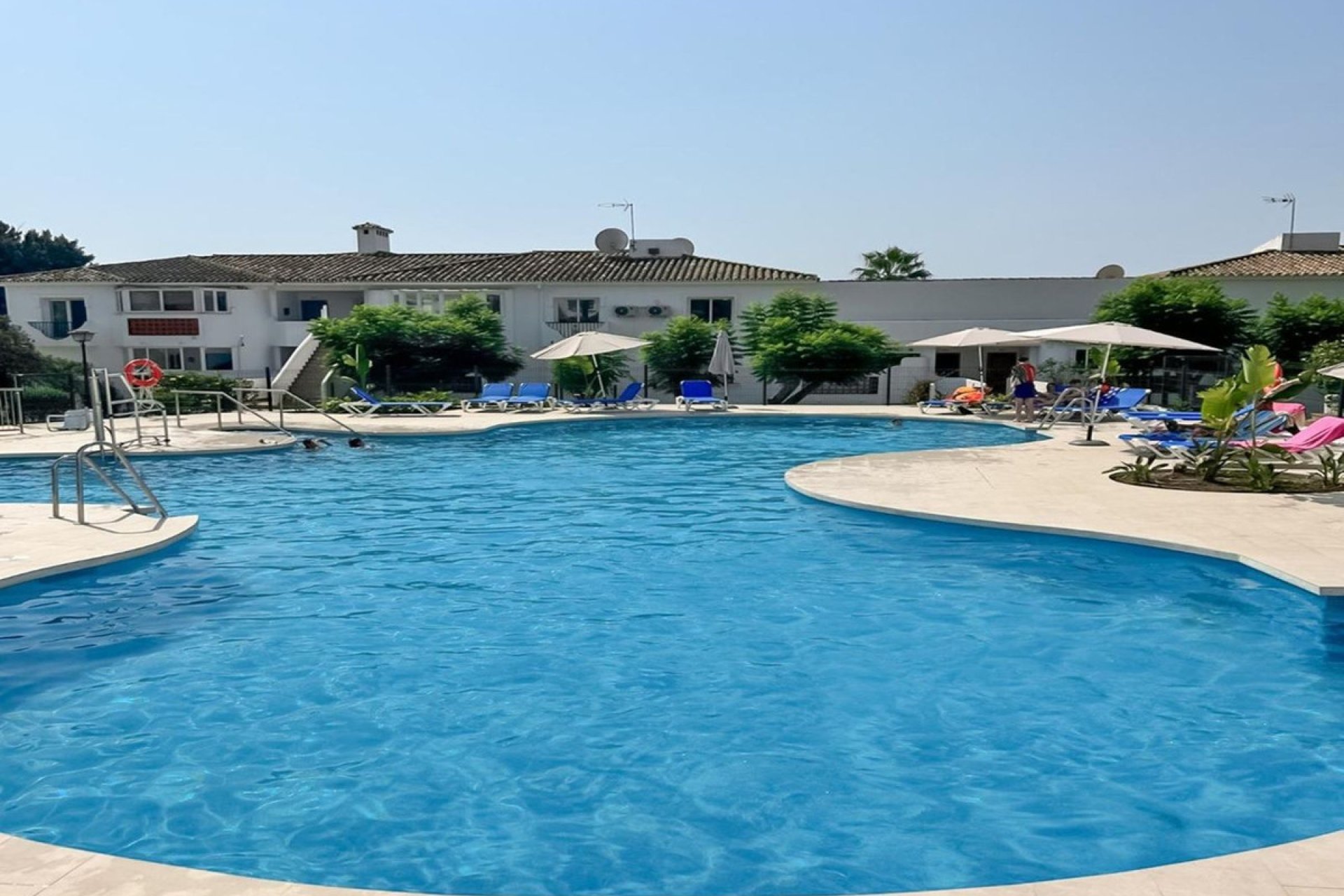 Resale - Ground floor apartment - Estepona - Benavista