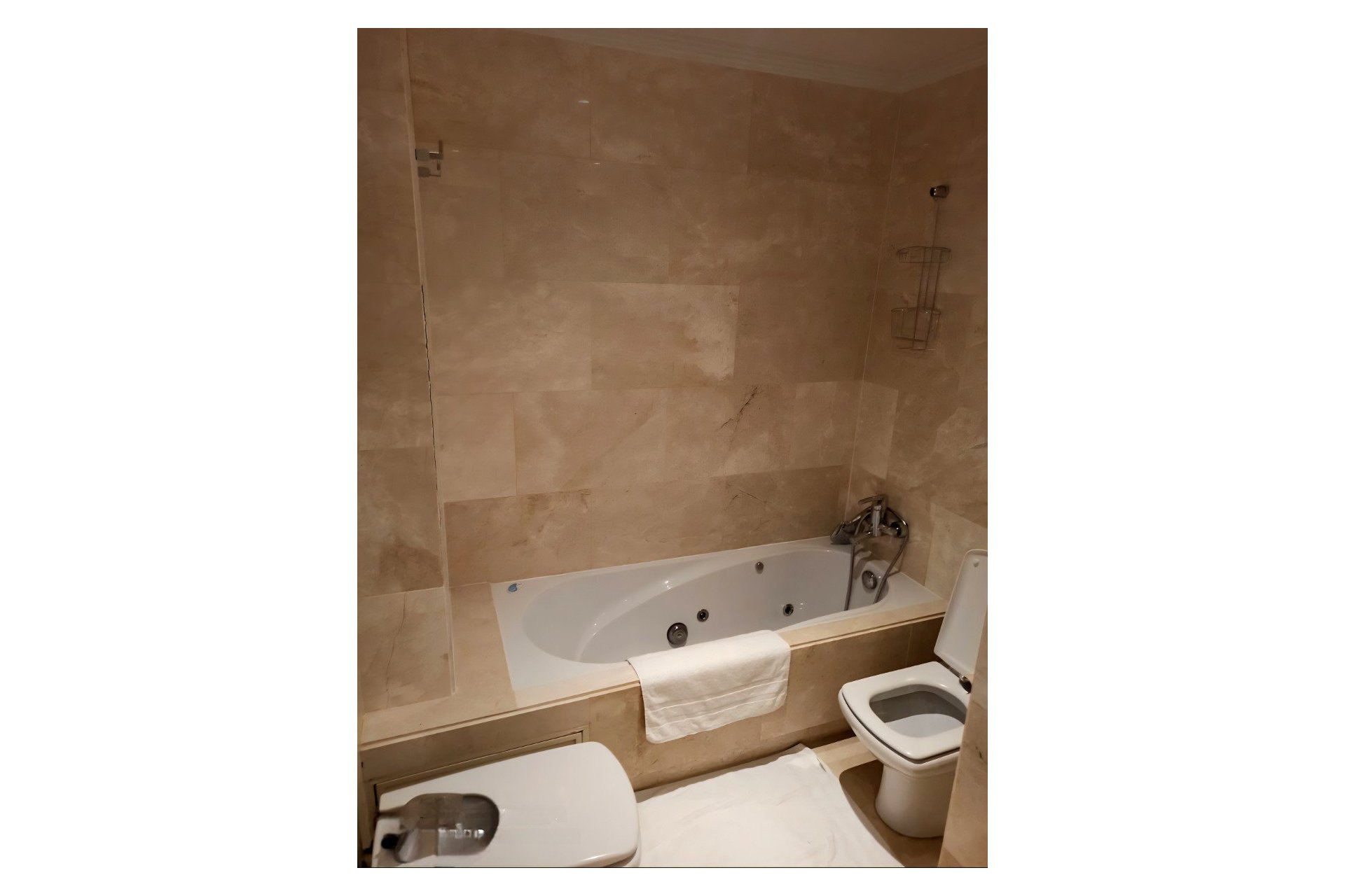 Resale - Ground floor apartment - Estepona - Buenas Noches