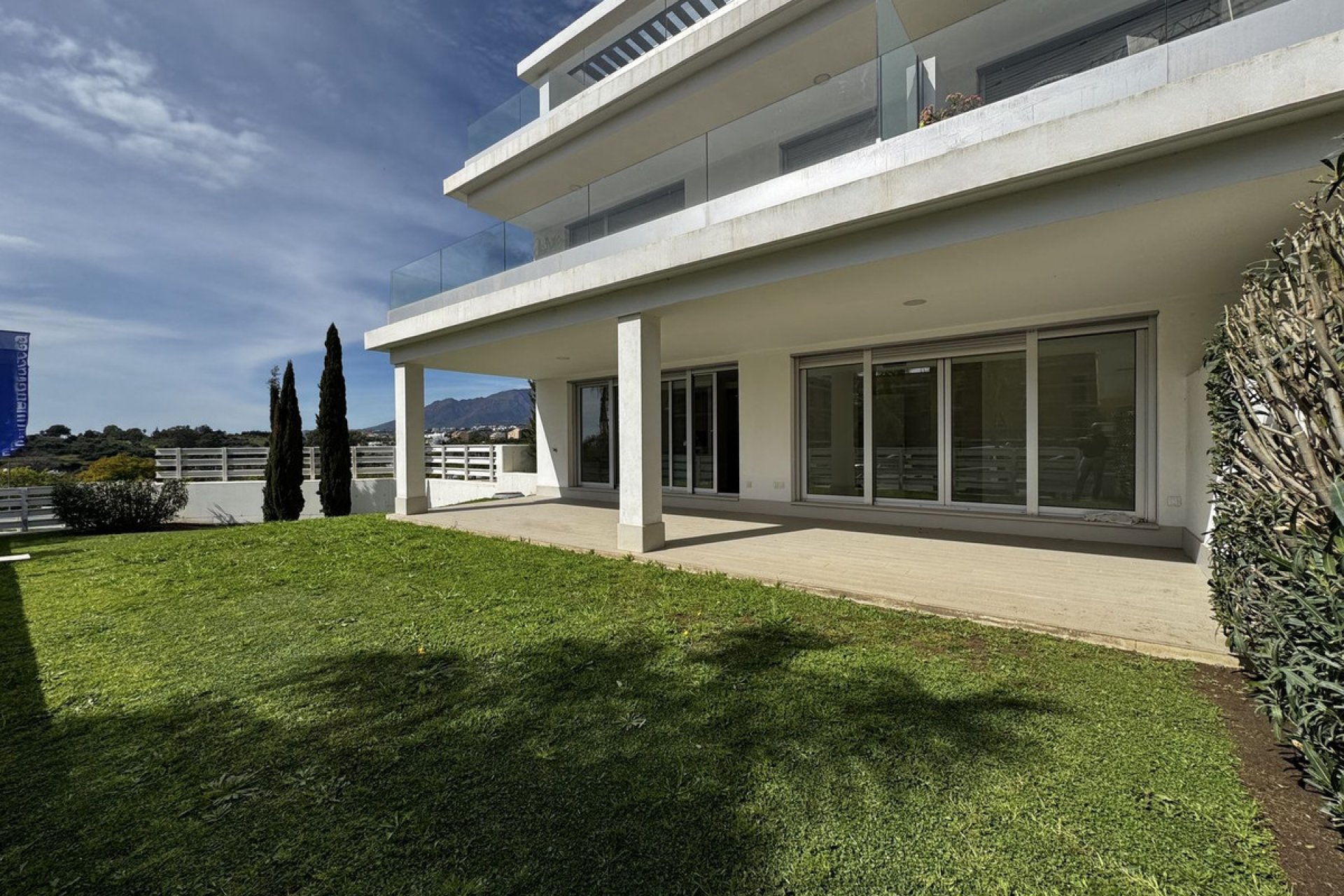 Resale - Ground floor apartment - Estepona - Cancelada