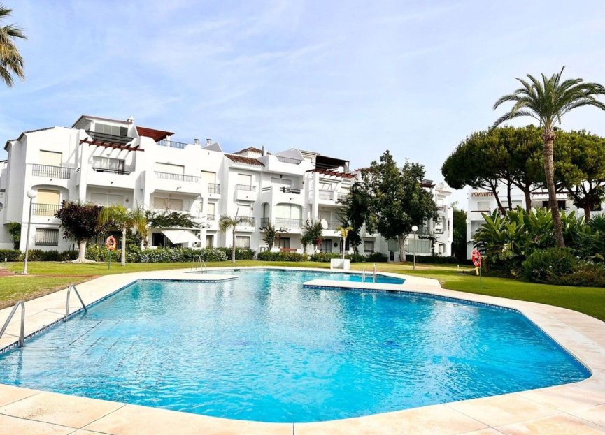 Resale - Ground floor apartment - Estepona - Costalita