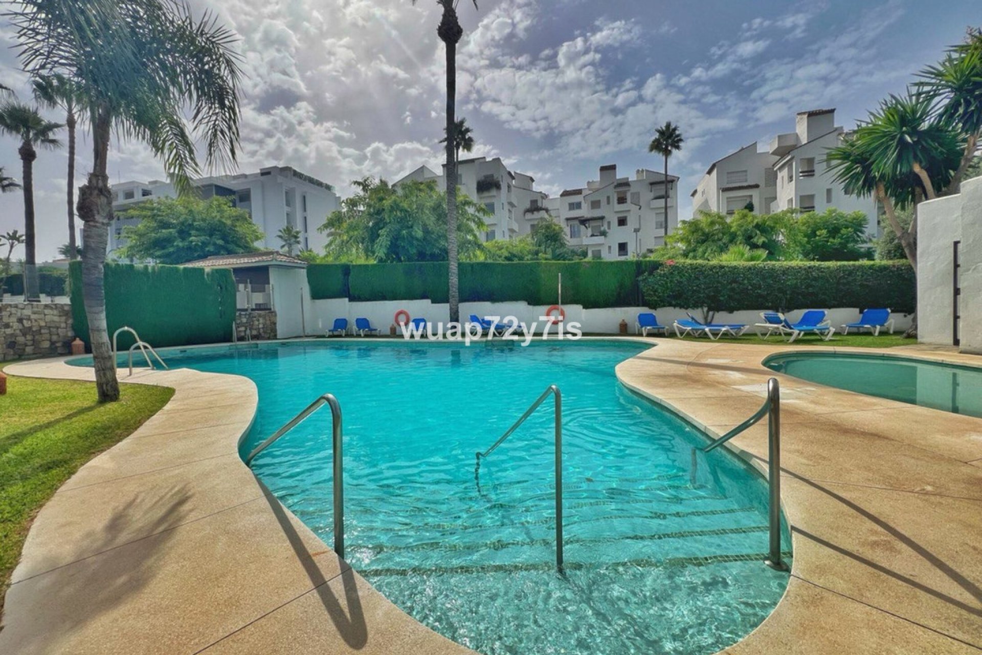 Resale - Ground floor apartment - Estepona - Costalita