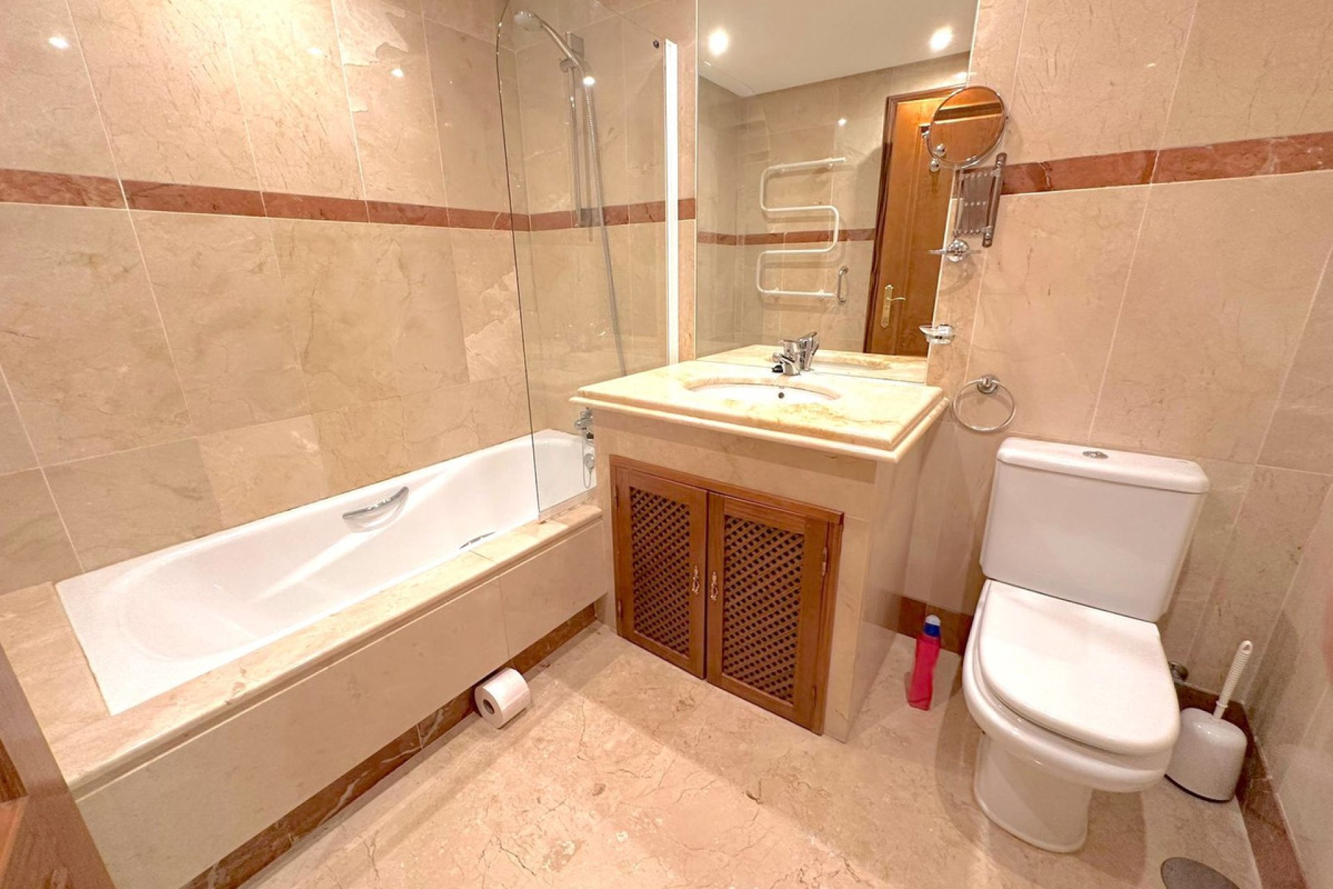 Resale - Ground floor apartment - Estepona - Costalita