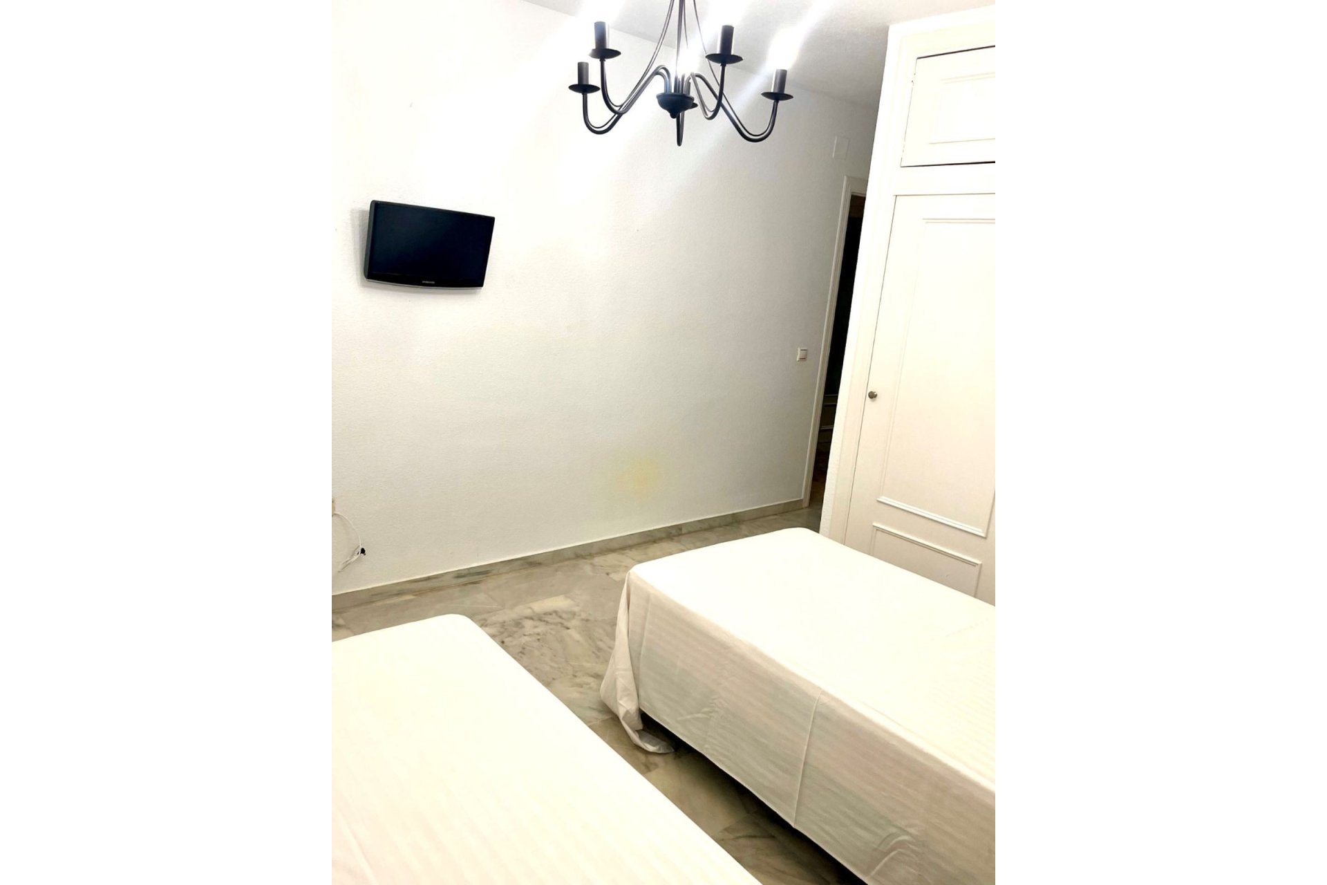 Resale - Ground floor apartment - Estepona - Diana Park