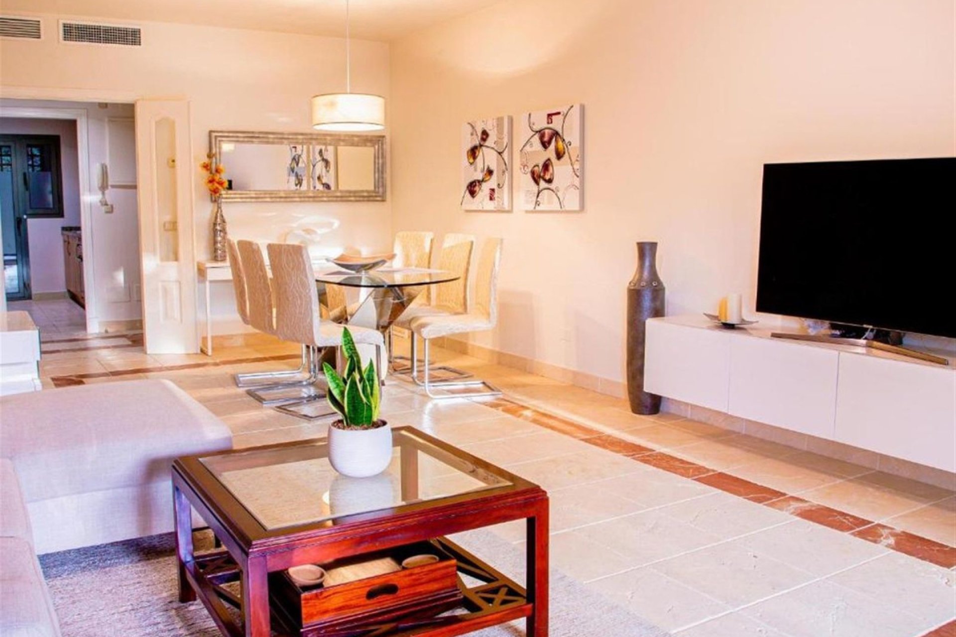 Resale - Ground floor apartment - Estepona - Estepona Centro