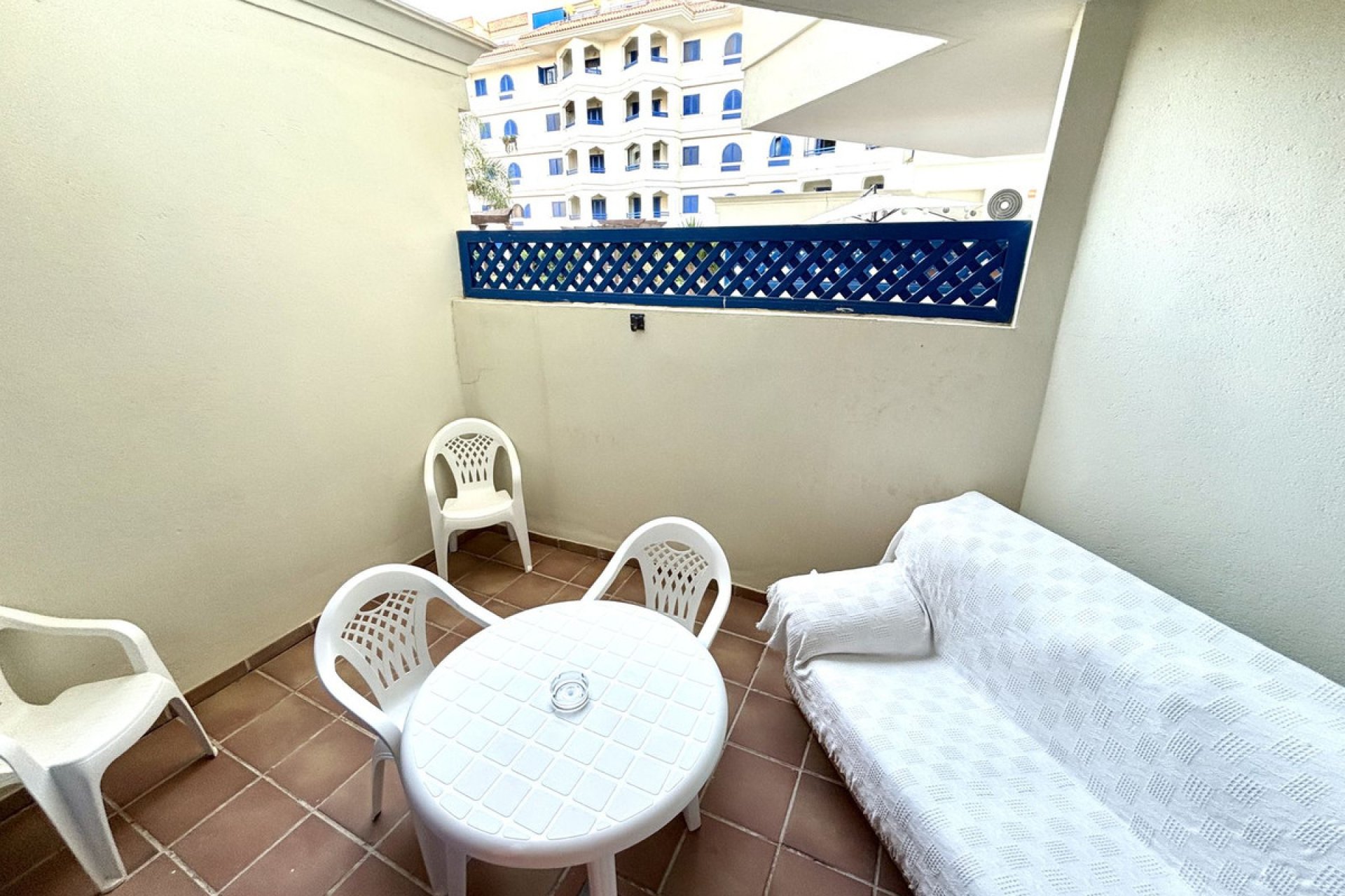 Resale - Ground floor apartment - Estepona - Estepona Centro