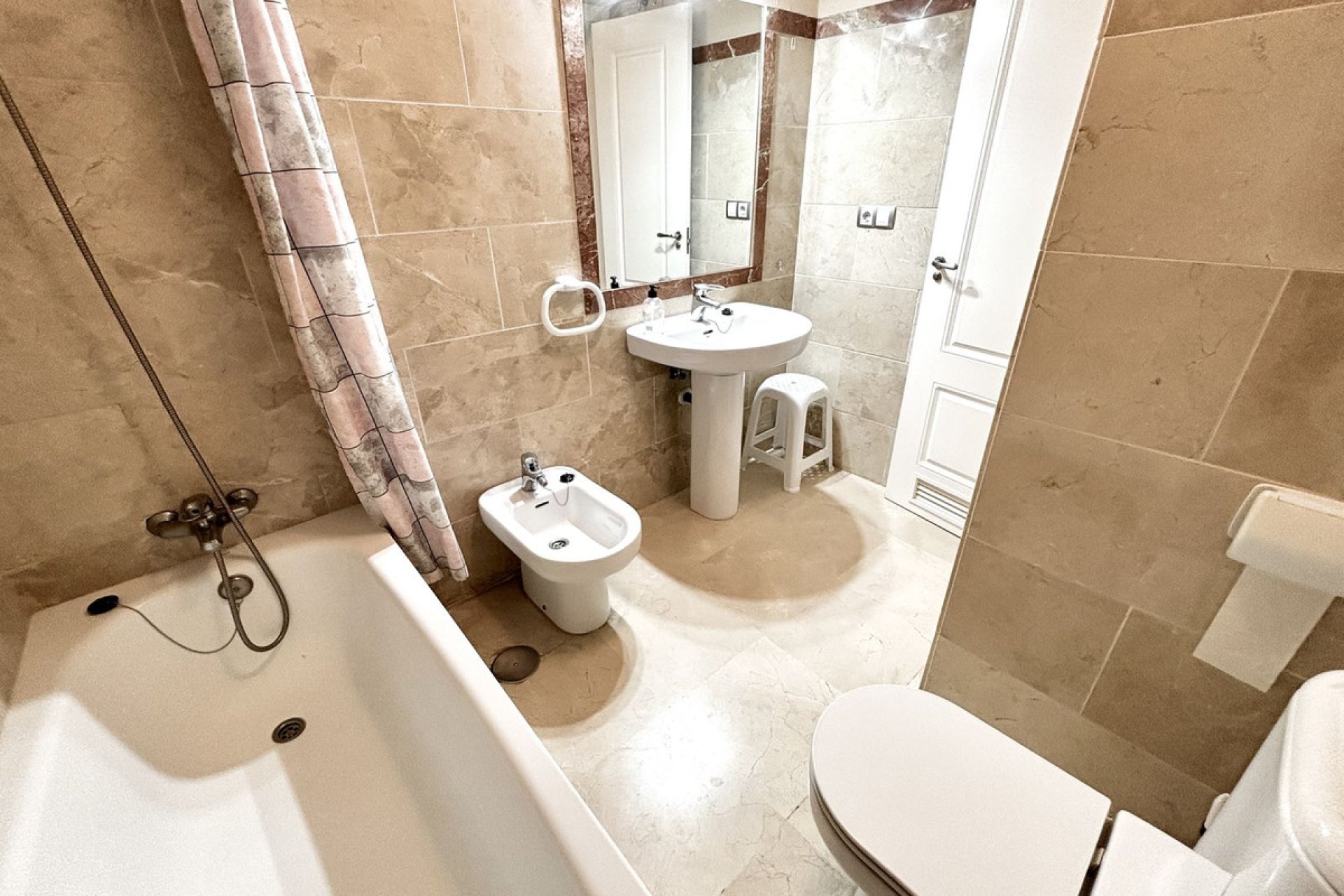 Resale - Ground floor apartment - Estepona - Estepona Centro