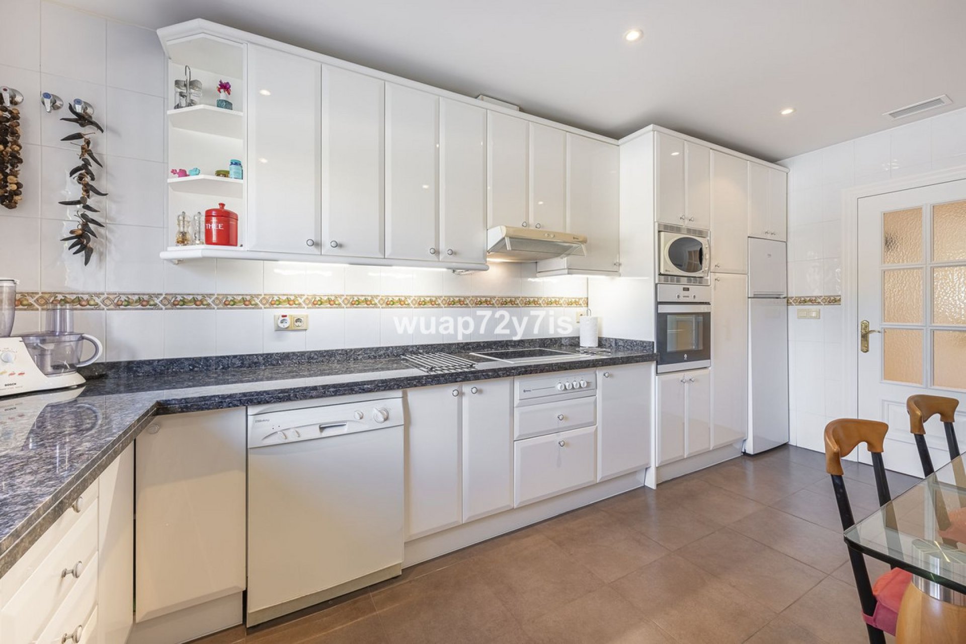 Resale - Ground floor apartment - Estepona - Estepona Centro