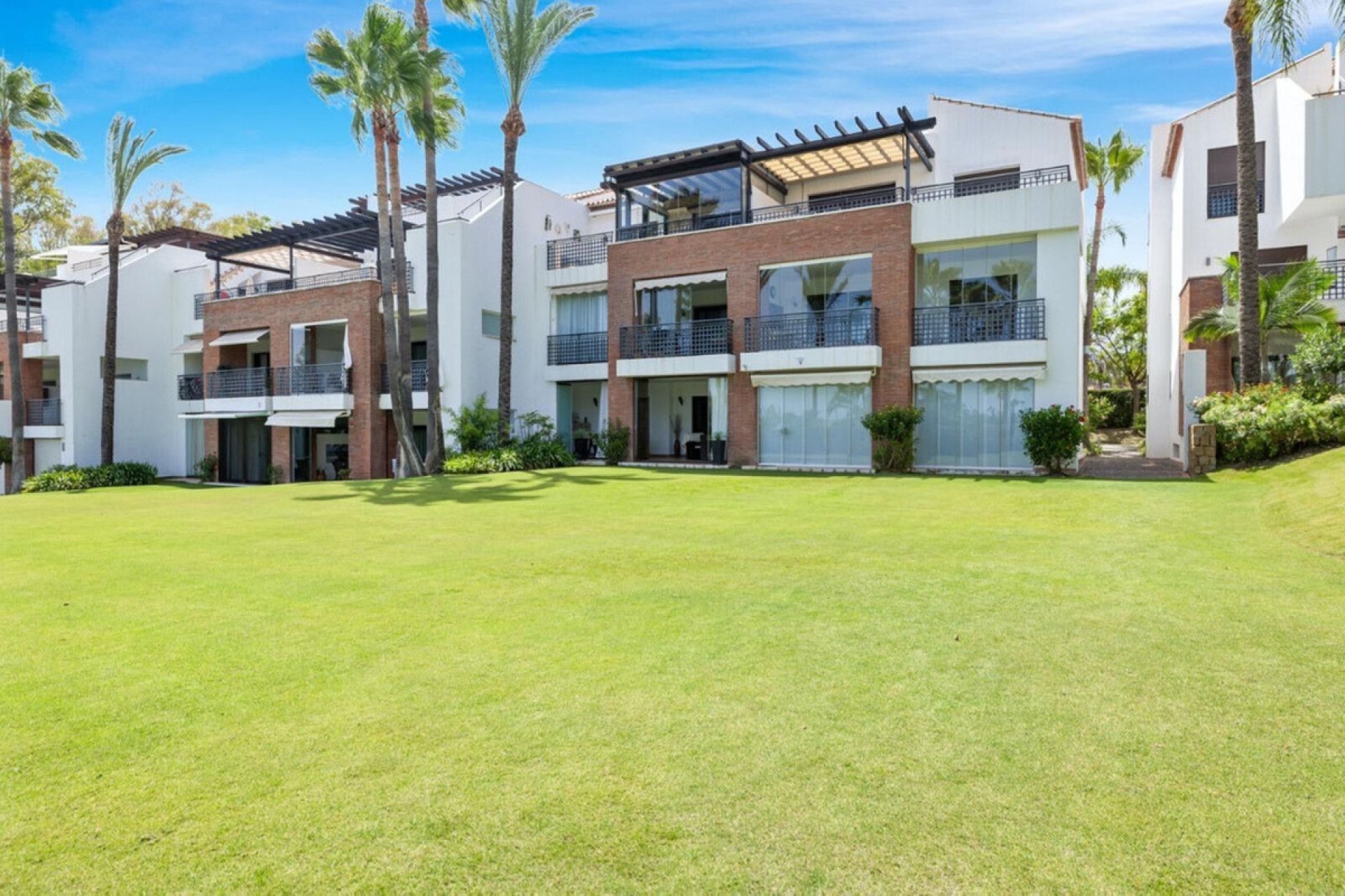 Resale - Ground floor apartment - Estepona - Estepona Centro