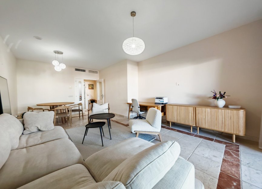 Resale - Ground floor apartment - Estepona - Estepona Centro