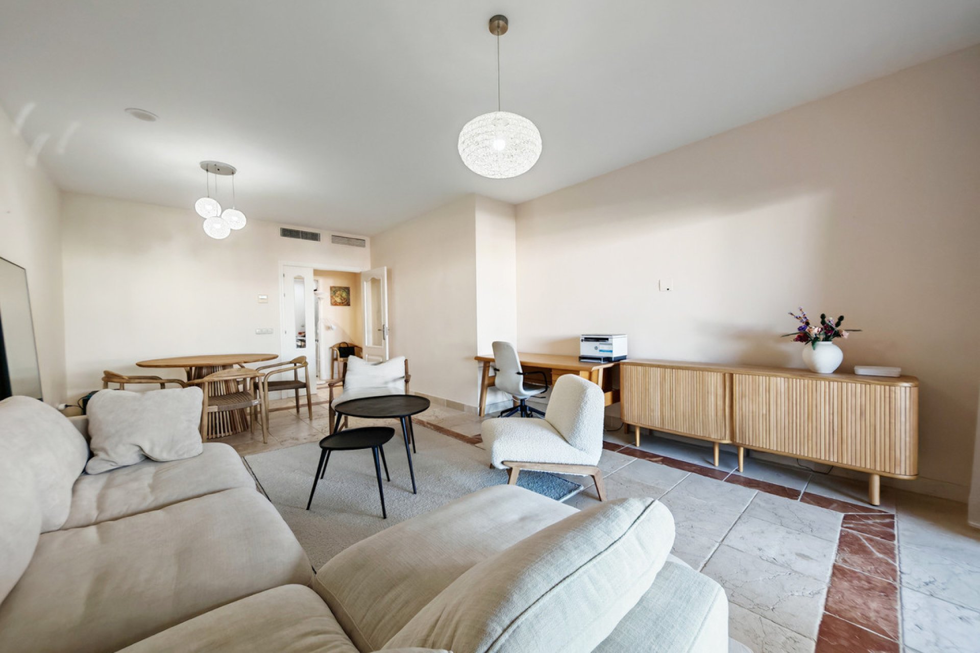 Resale - Ground floor apartment - Estepona - Estepona Centro