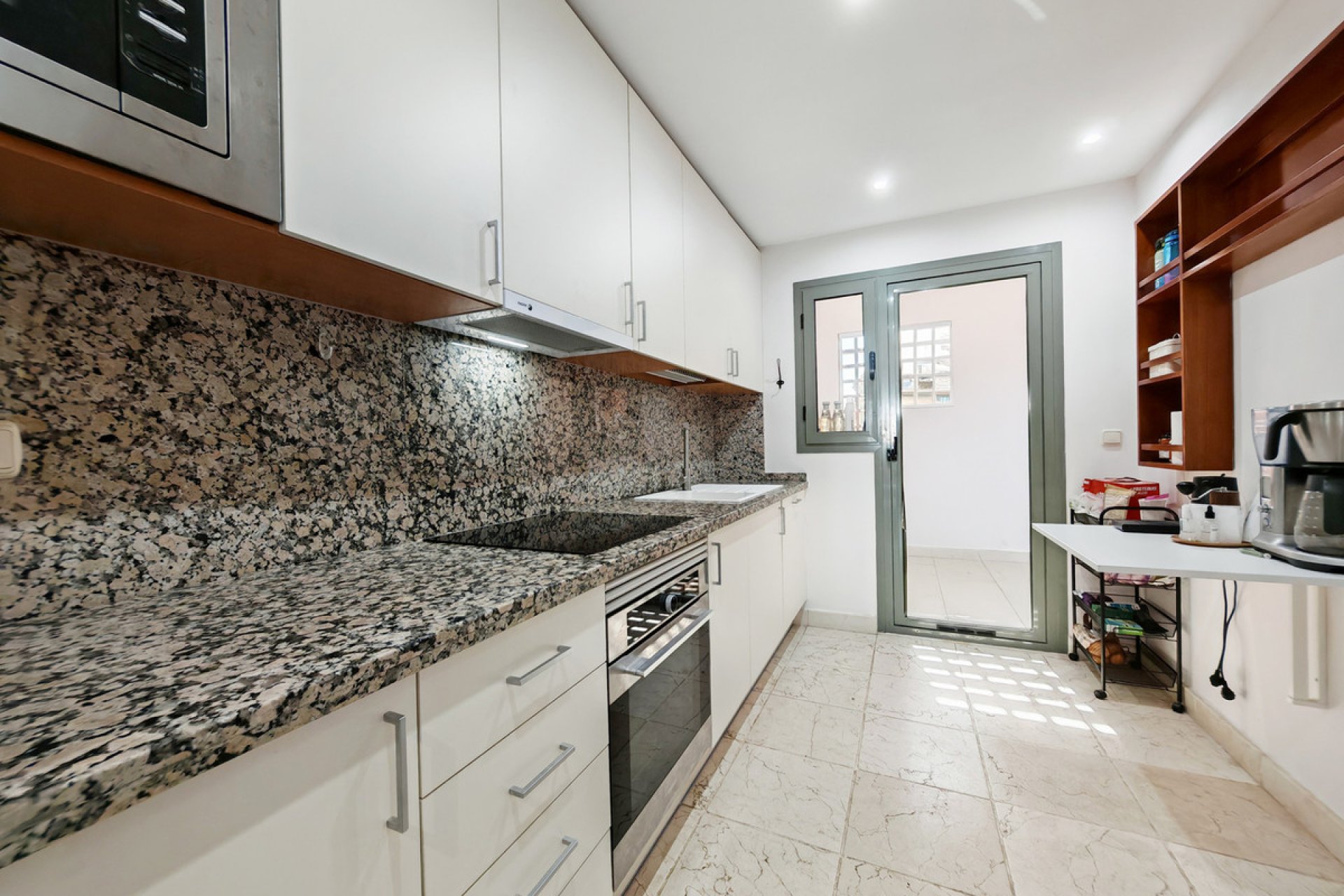 Resale - Ground floor apartment - Estepona - Estepona Centro