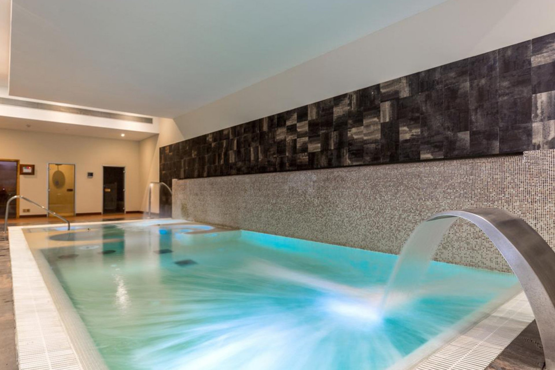 Resale - Ground floor apartment - Estepona - Estepona Centro