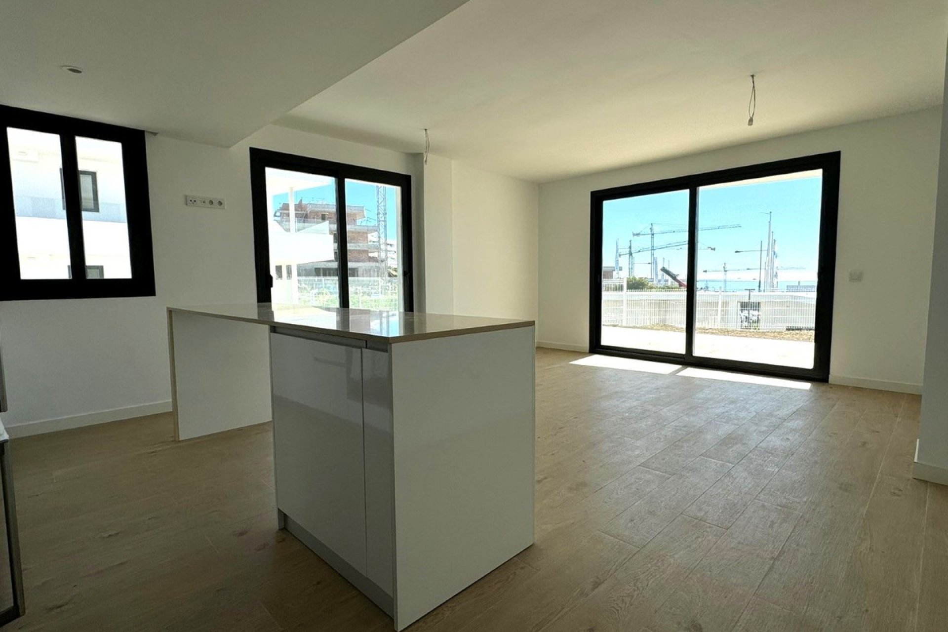 Resale - Ground floor apartment - Estepona - Estepona Centro