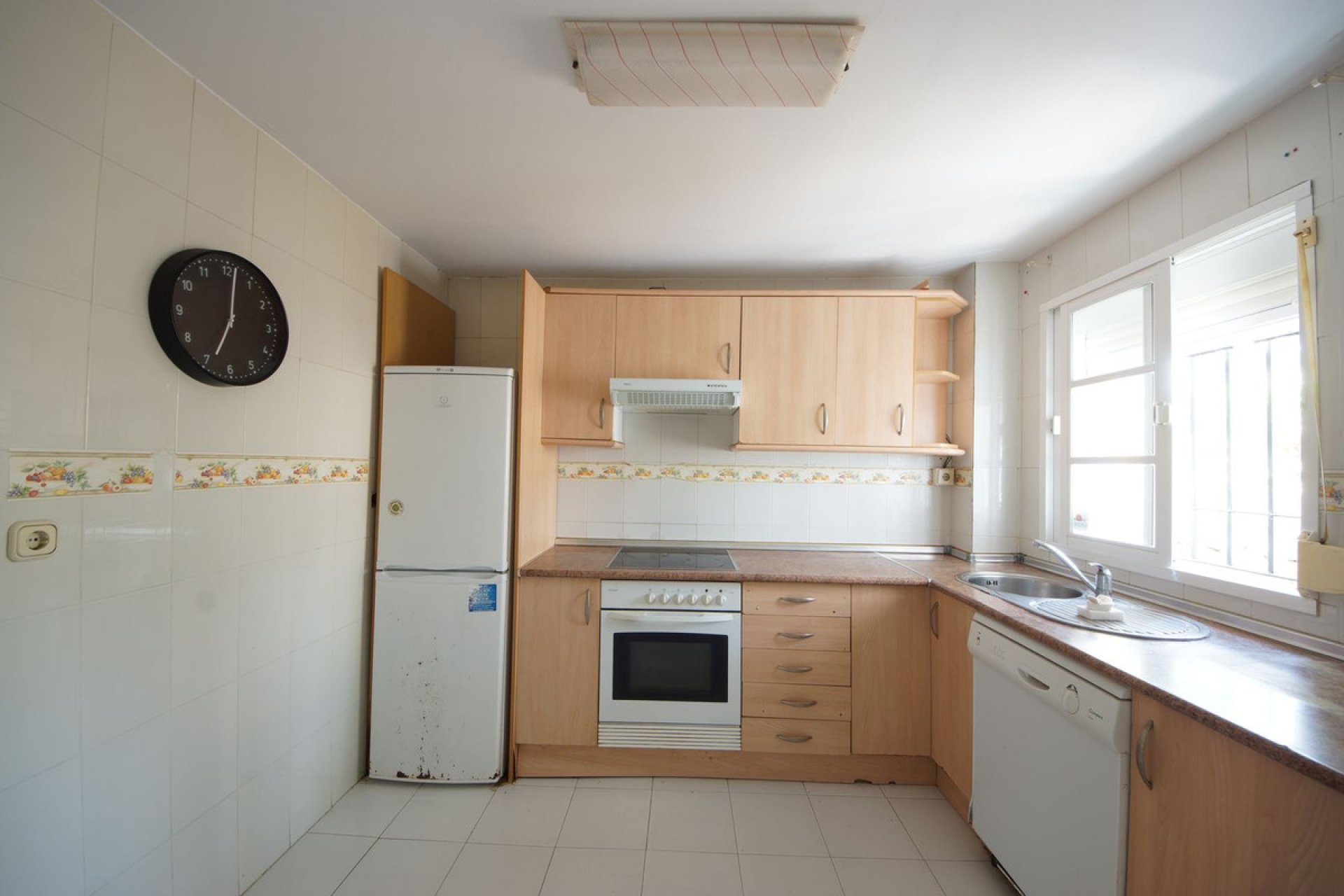 Resale - Ground floor apartment - Estepona - Estepona Centro