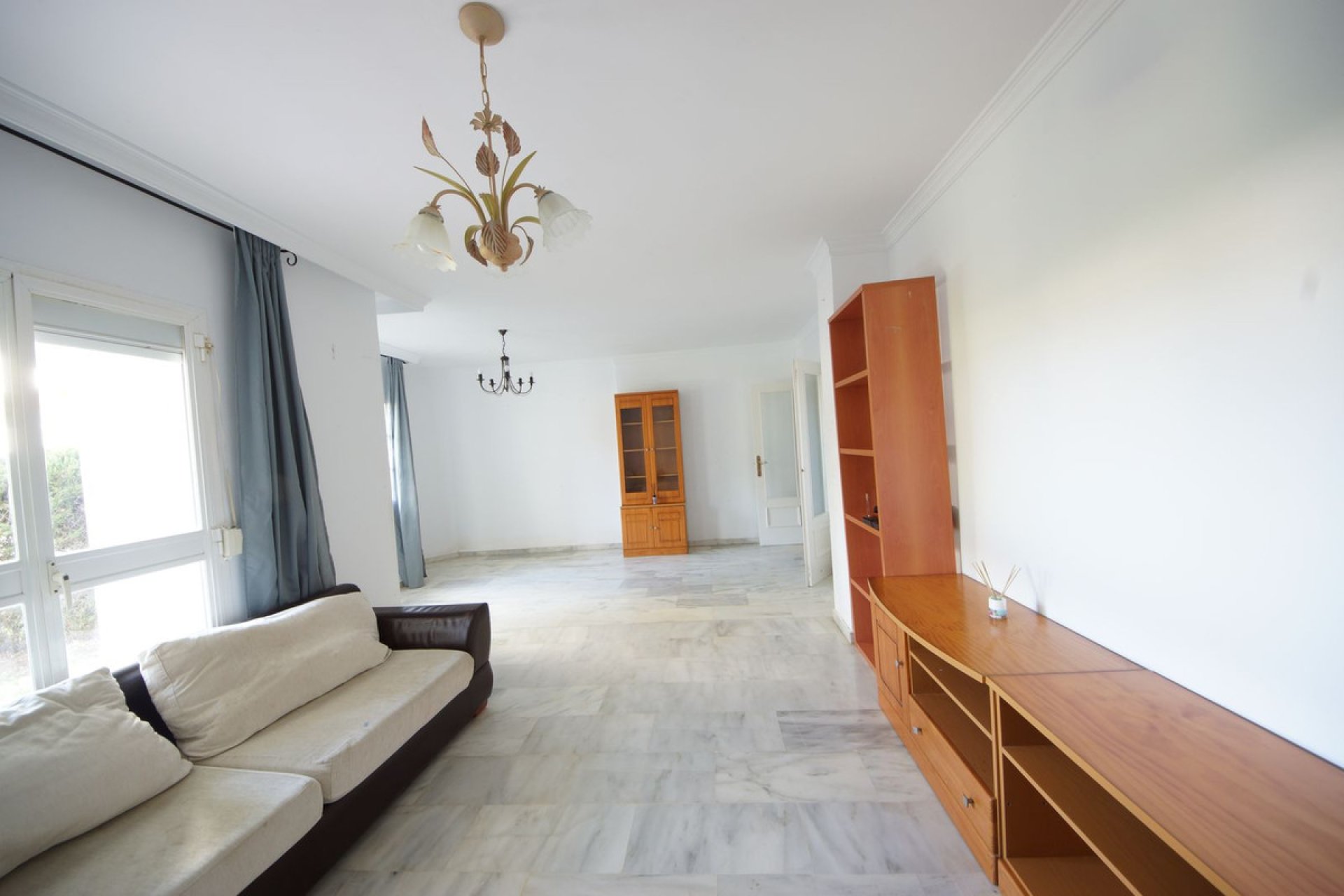 Resale - Ground floor apartment - Estepona - Estepona Centro