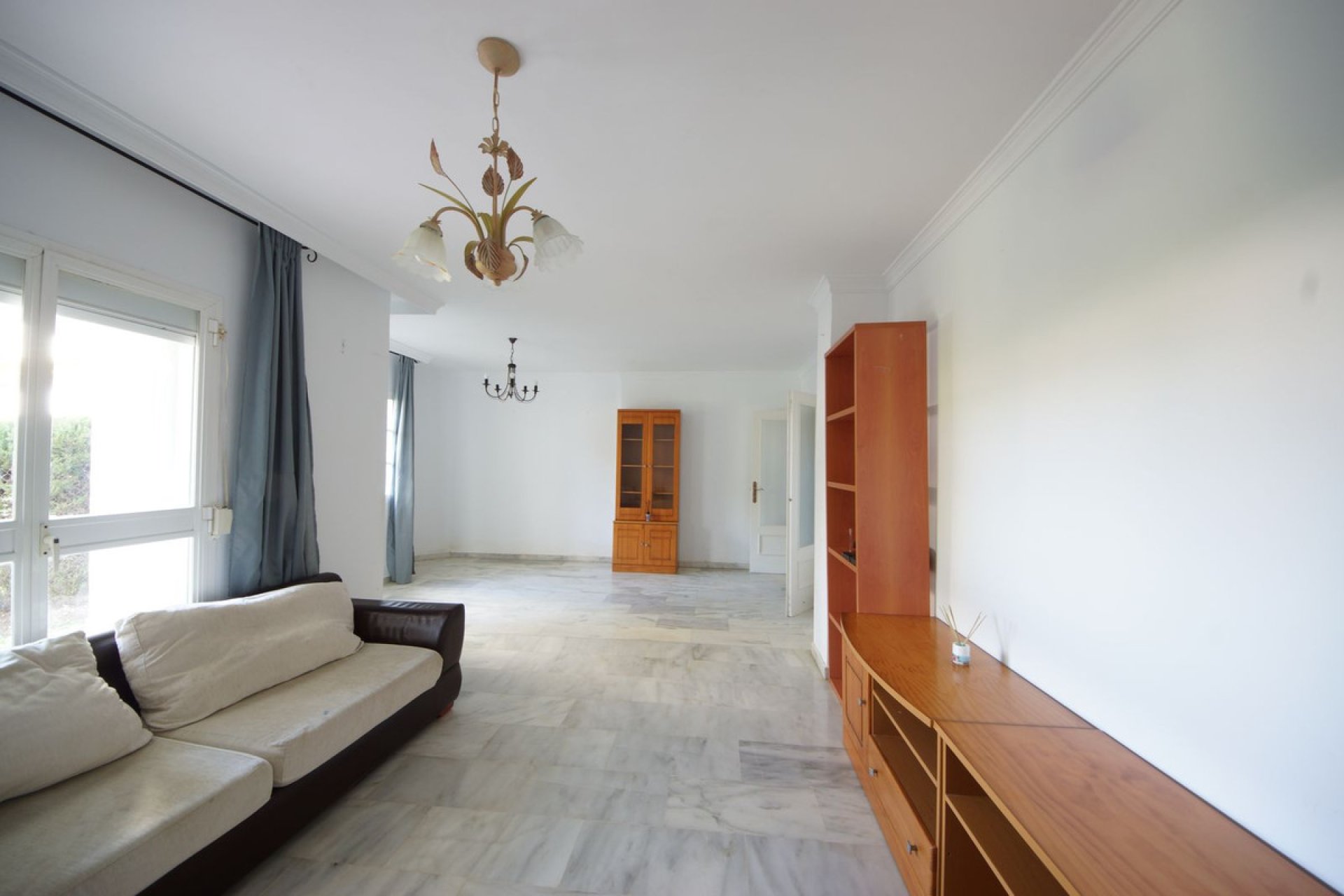 Resale - Ground floor apartment - Estepona - Estepona Centro