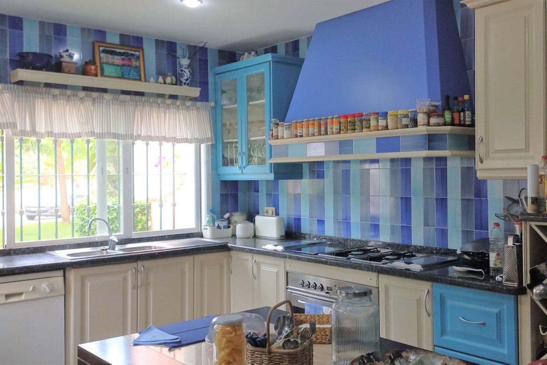 Resale - Ground floor apartment - Estepona - Estepona Centro