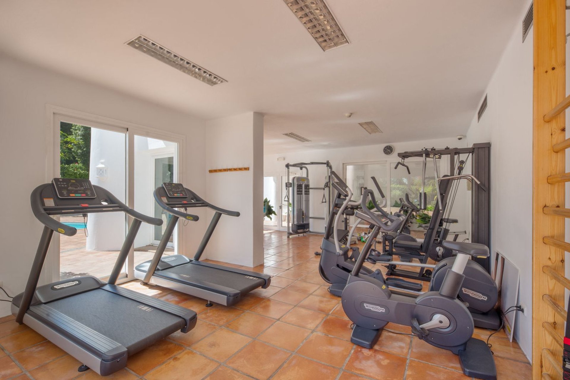 Resale - Ground floor apartment - Estepona - Estepona Centro