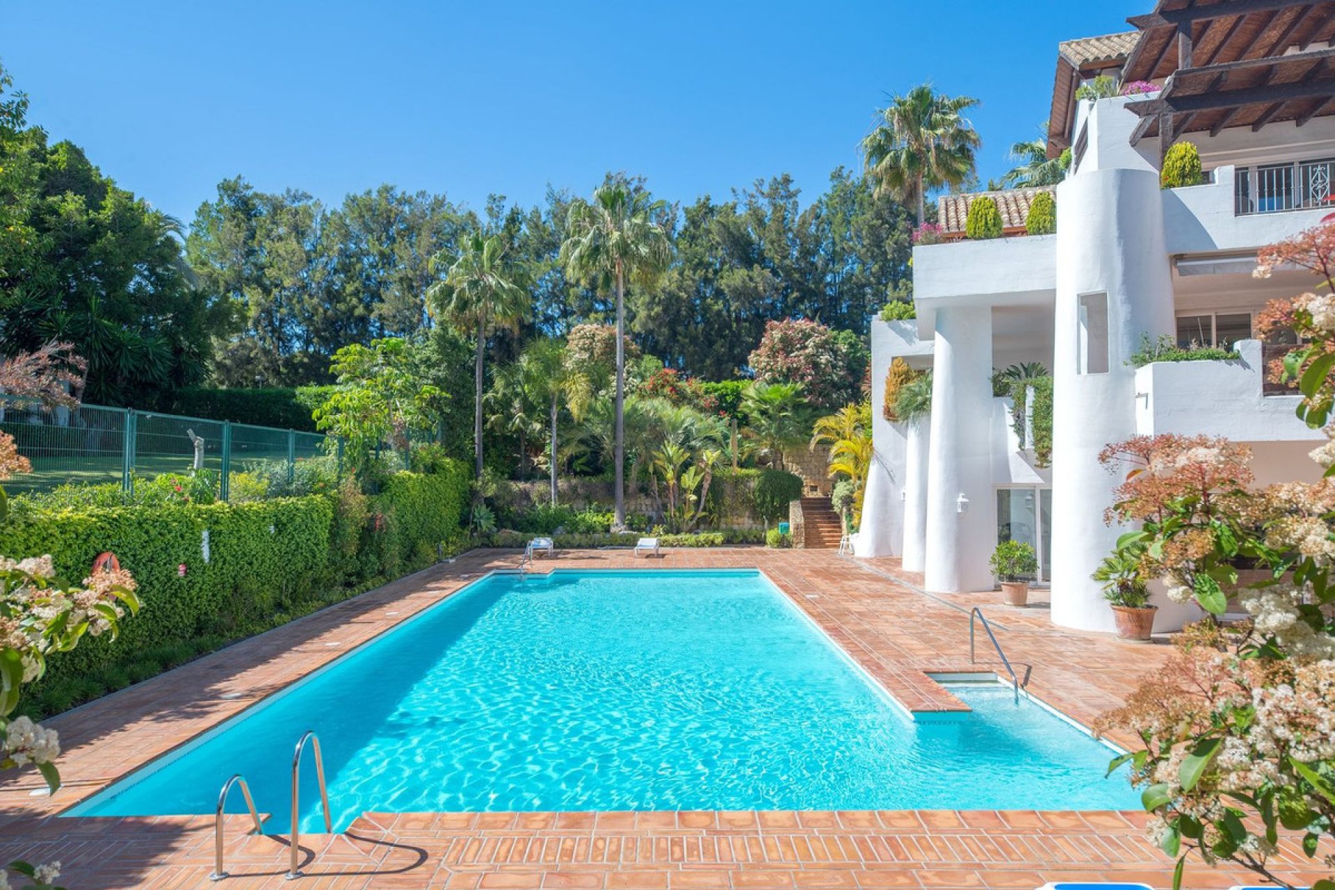 Resale - Ground floor apartment - Estepona - Estepona Centro