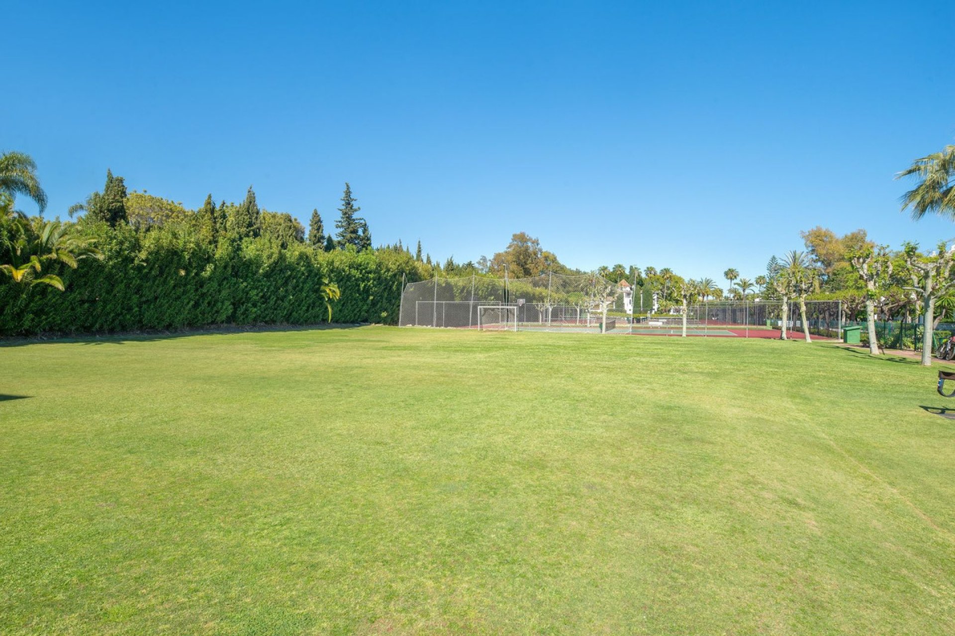 Resale - Ground floor apartment - Estepona - Estepona Centro