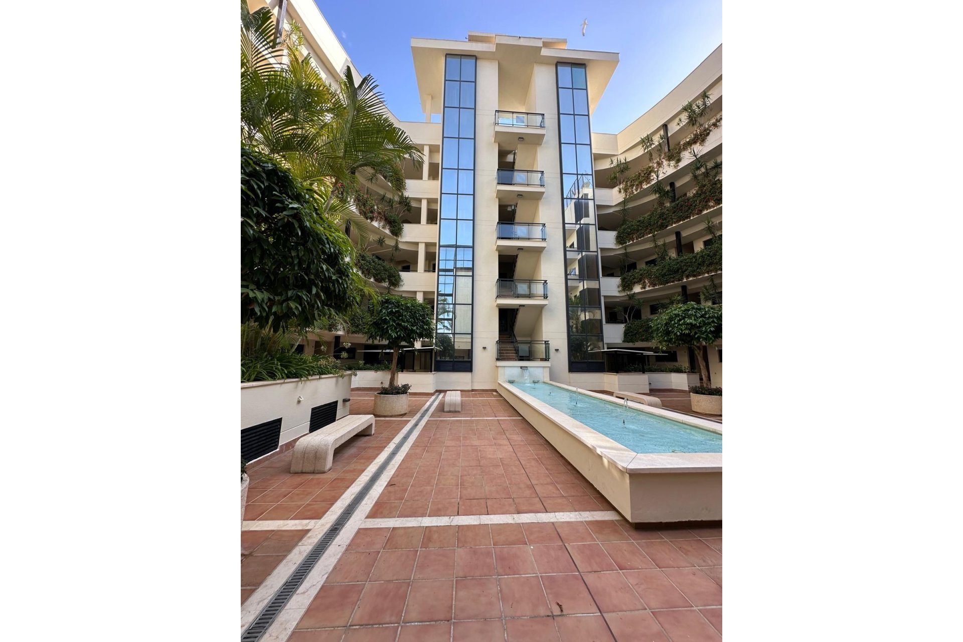 Resale - Ground floor apartment - Estepona - Estepona Centro