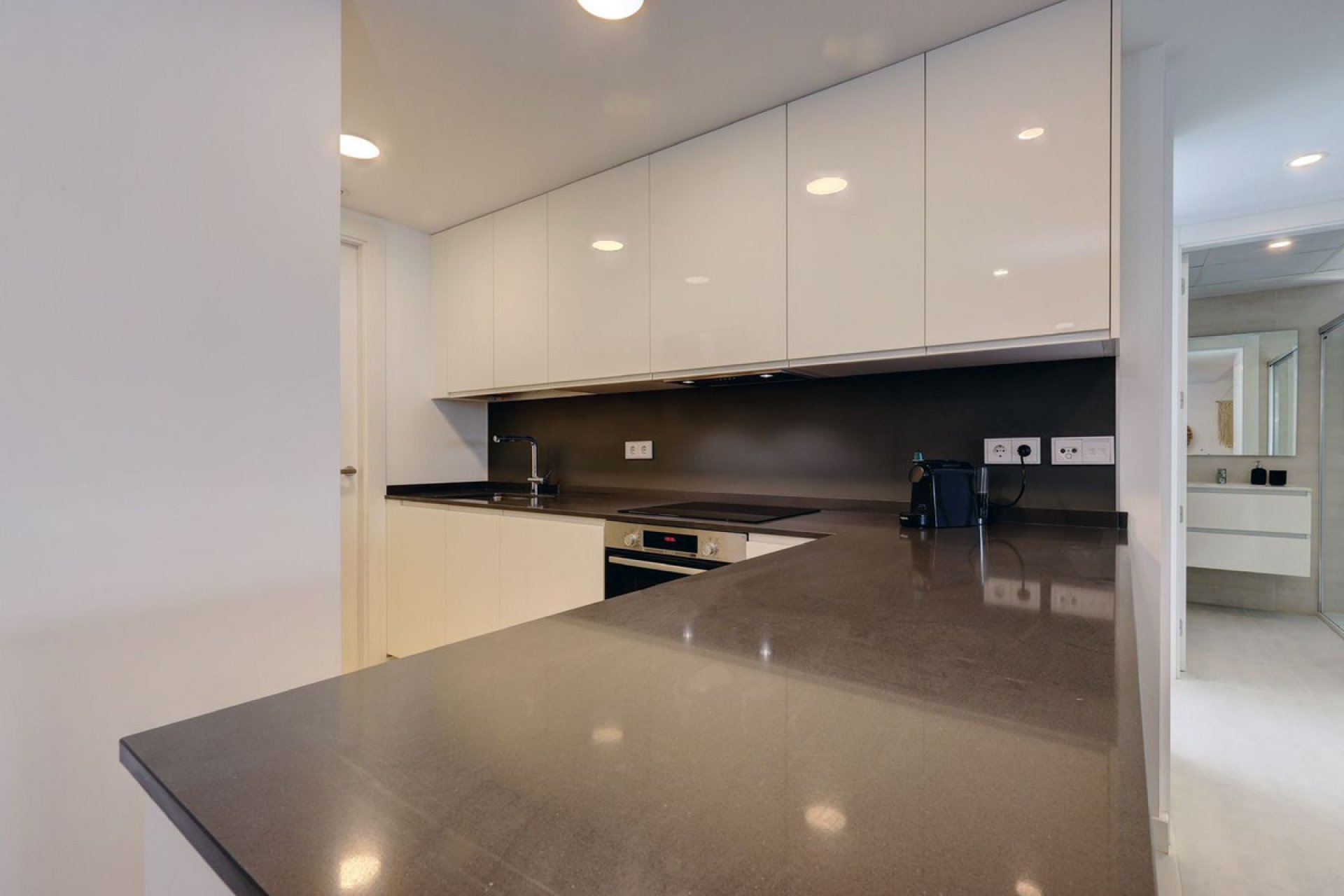 Resale - Ground floor apartment - Estepona - Estepona Centro