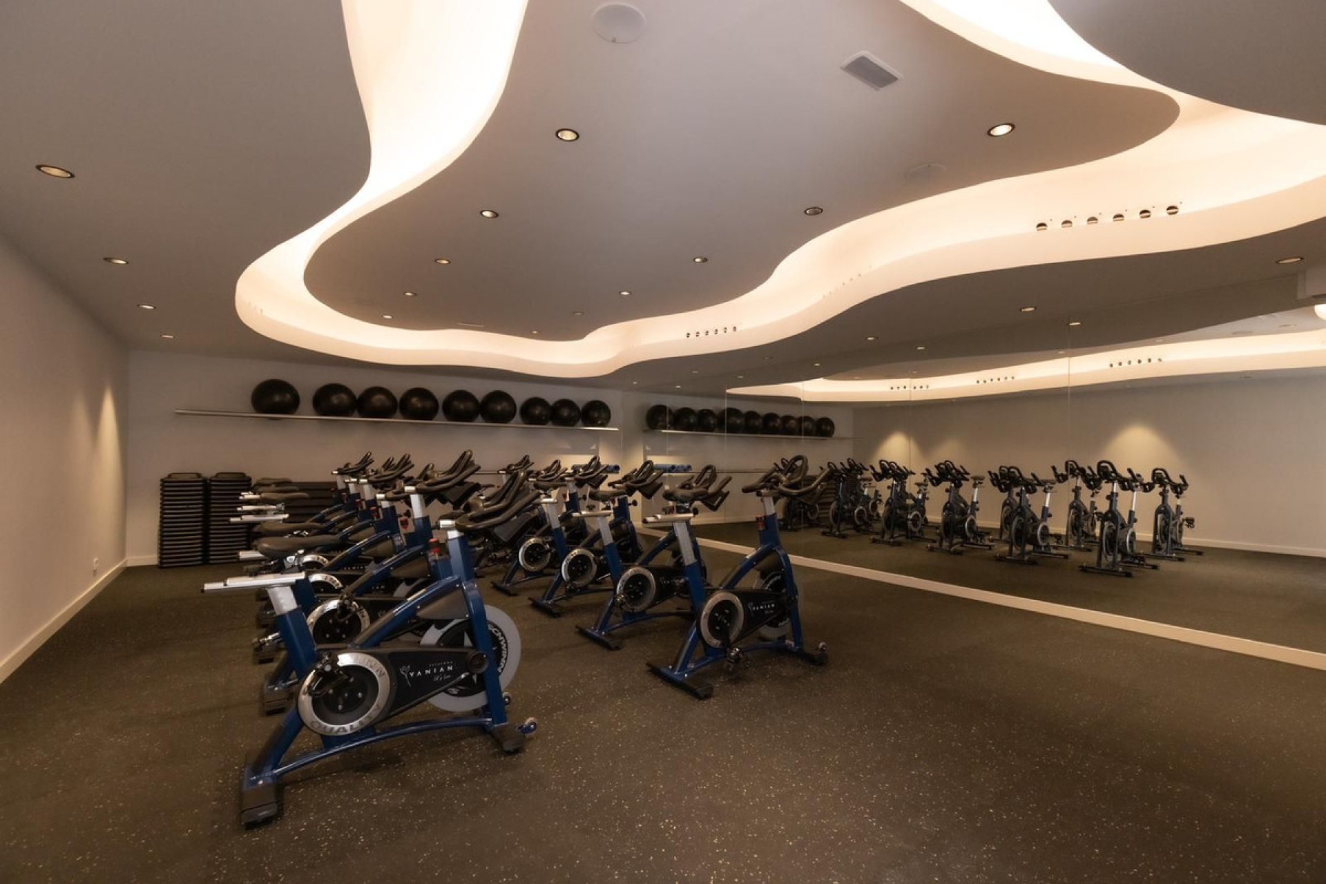 Resale - Ground floor apartment - Estepona - Estepona Centro