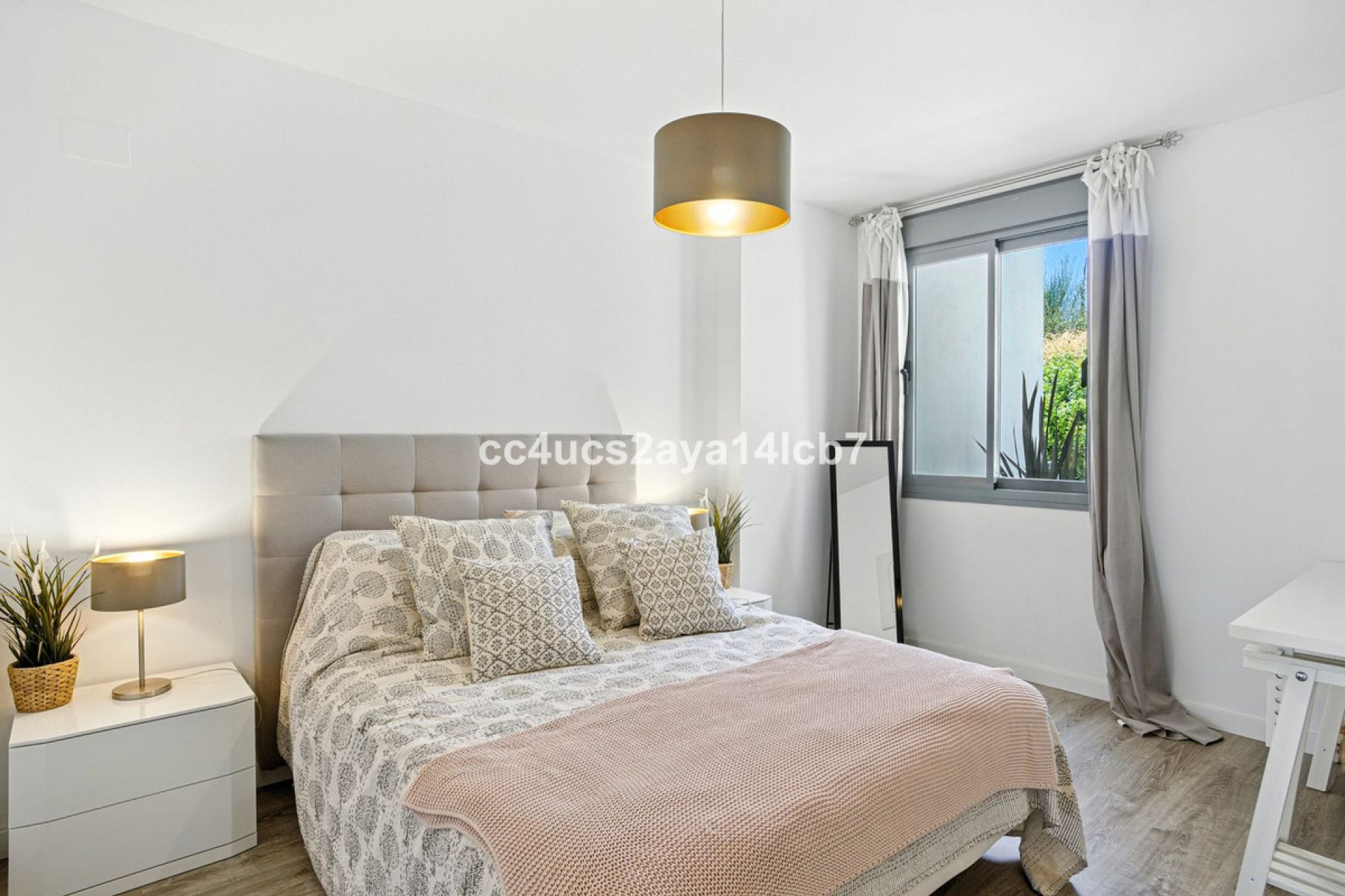 Resale - Ground floor apartment - Estepona - Estepona Centro